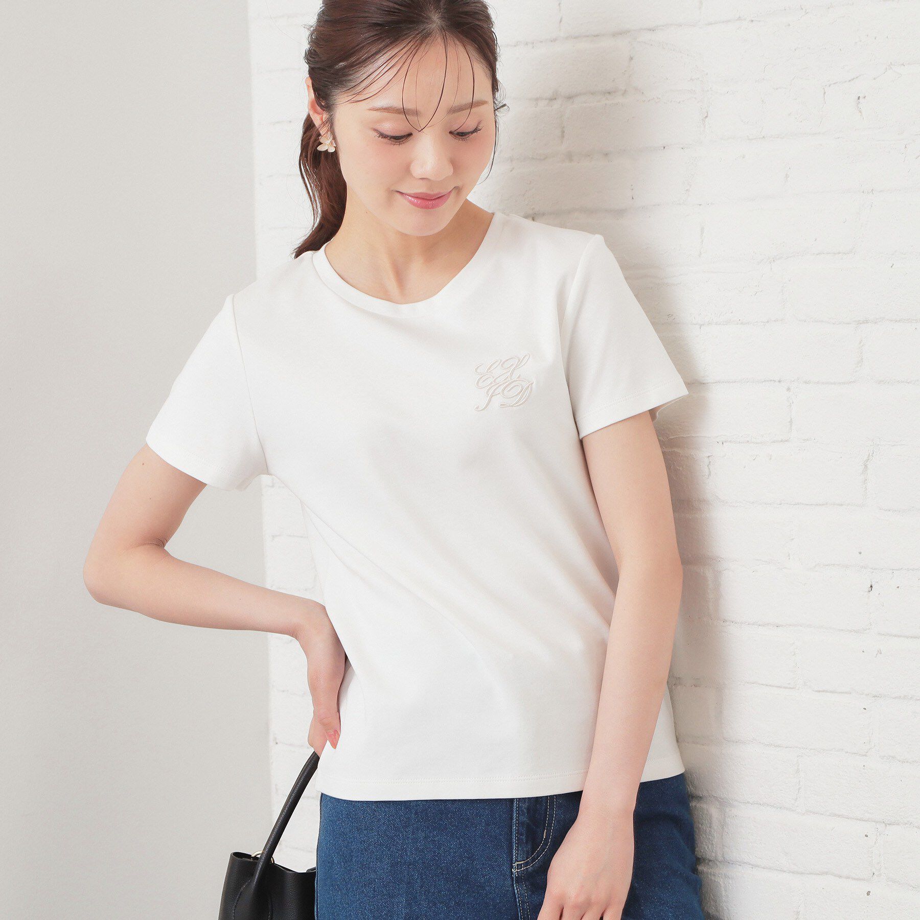index「【接触冷感】エンブレムロゴ刺繍Tシャツ《UVケア／洗濯機OK》」|Tシャツ・カットソー|
