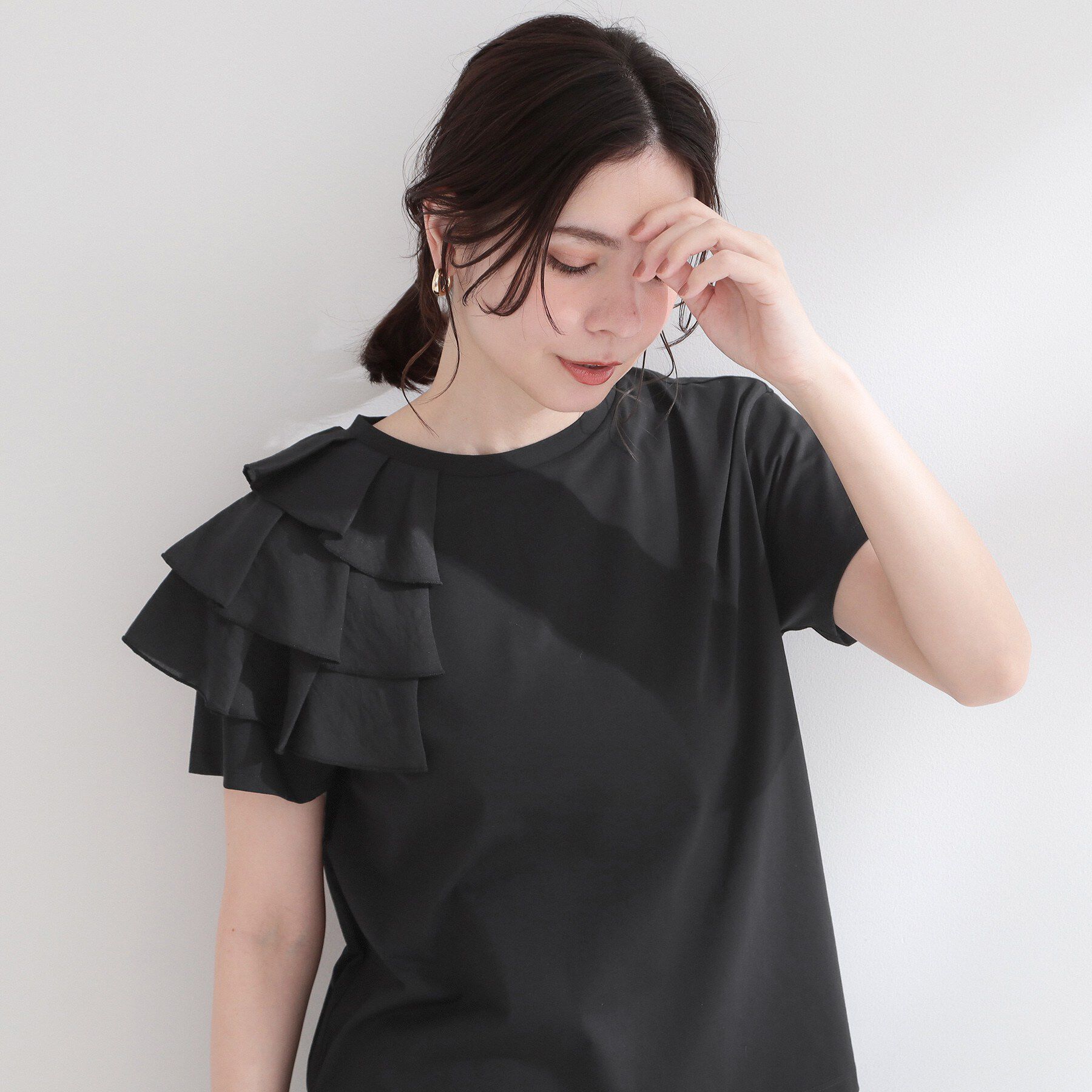 OPAQUE.CLIP「【接触冷感】アシメフリルドッキングカットソー《UVケア／洗濯機OK》」|Tシャツ・カットソー|ブラック(019)
