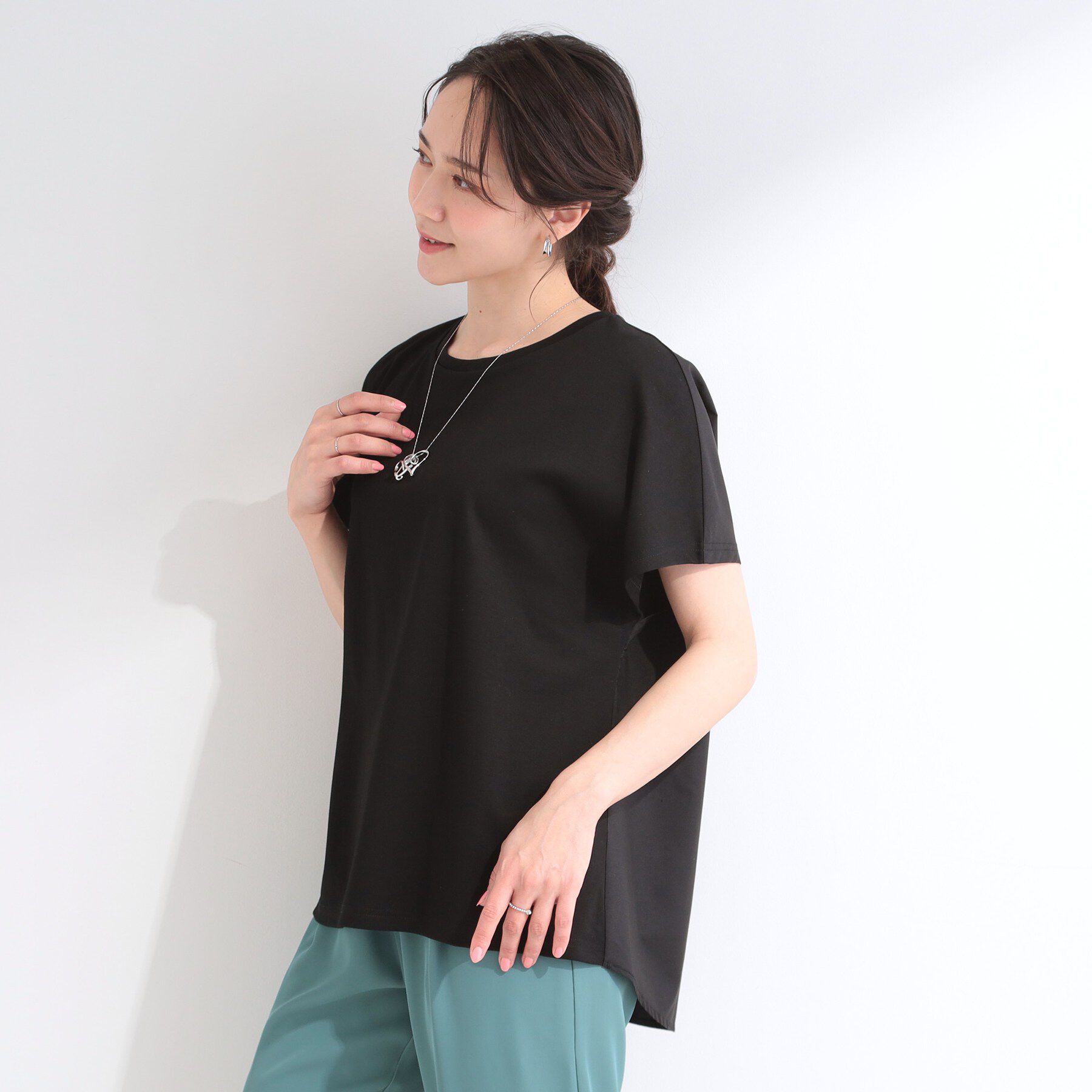 SHOO･LA･RUE「【体型カバー/S-LL】インせず着られる ひんやりシャツ素材切替Tシャツ」|Tシャツ・カットソー|