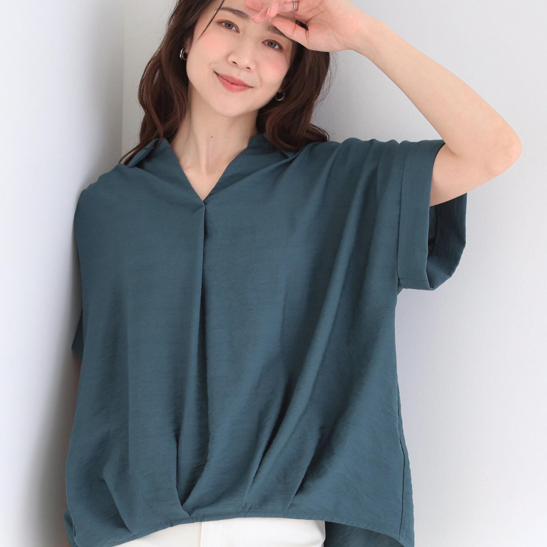 SHOO･LA･RUE「【ひんやり/S-LL/洗濯機可】インせず着られる 裾タック スキッパーシャツ」|シャツ・ブラウス|ブルーグリーン(09