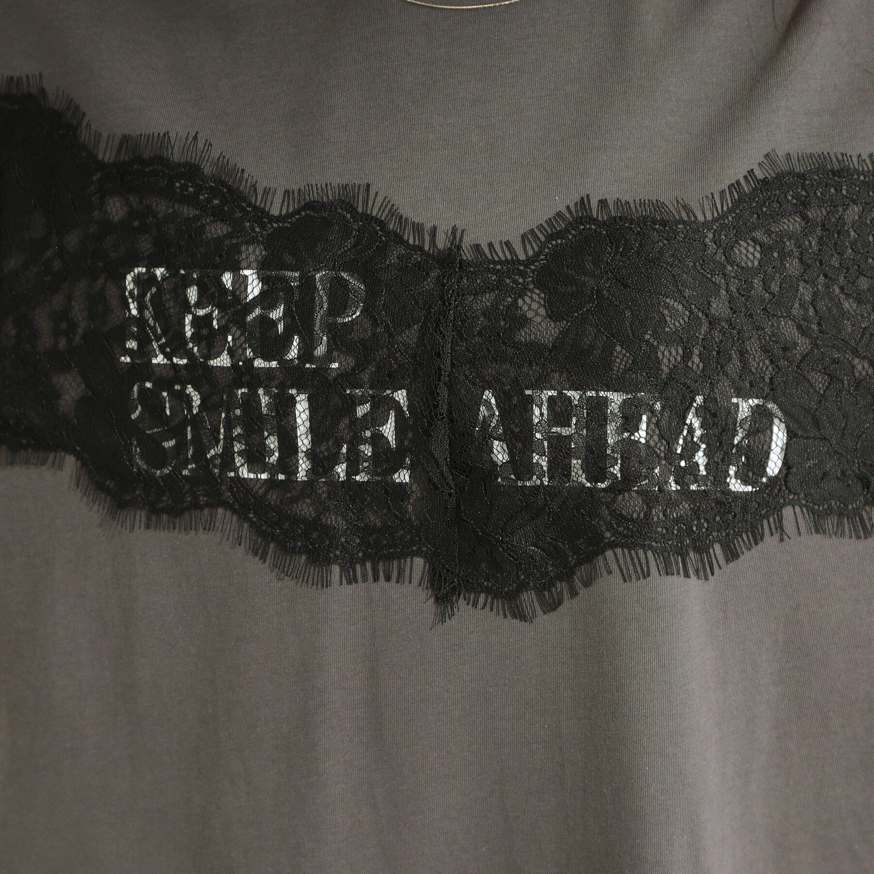 SHOO･LA･RUE「【ひんやり/洗濯機可】レースデザインでこなれ見え ロゴプリントTシャツ」|Tシャツ・カットソー|