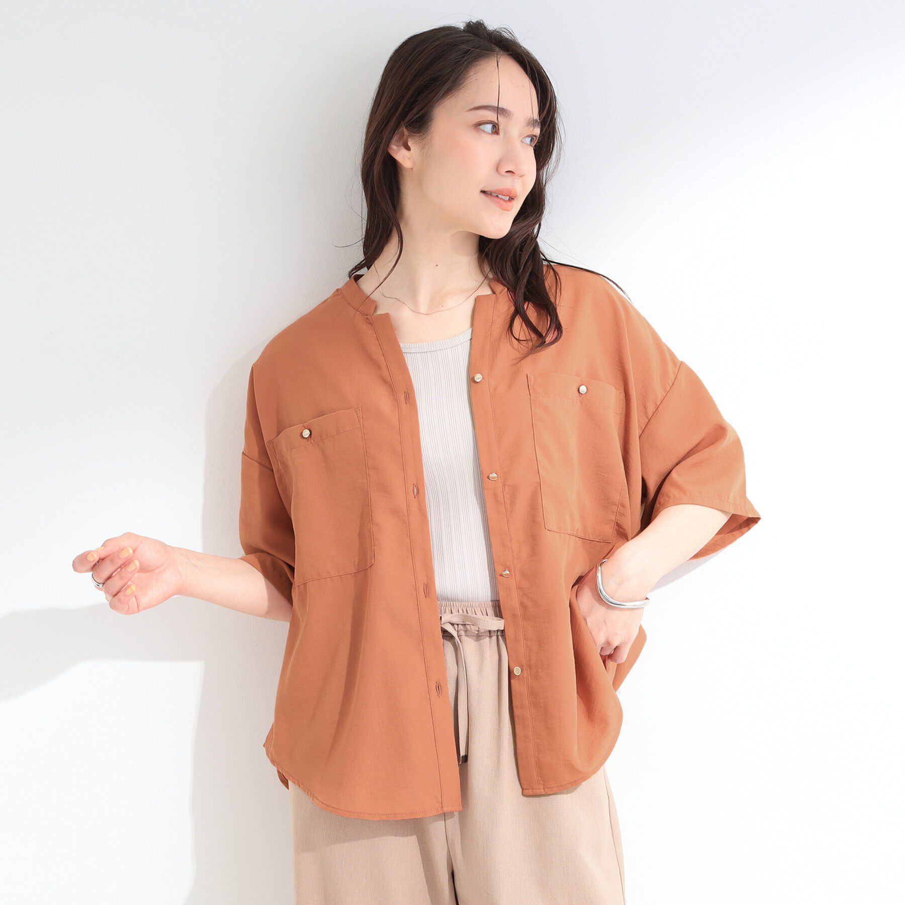 SHOO･LA･RUE「【洗濯機可/S-LL】大人の抜け感 ゆるっと5分袖シャツ」|シャツ・ブラウス|