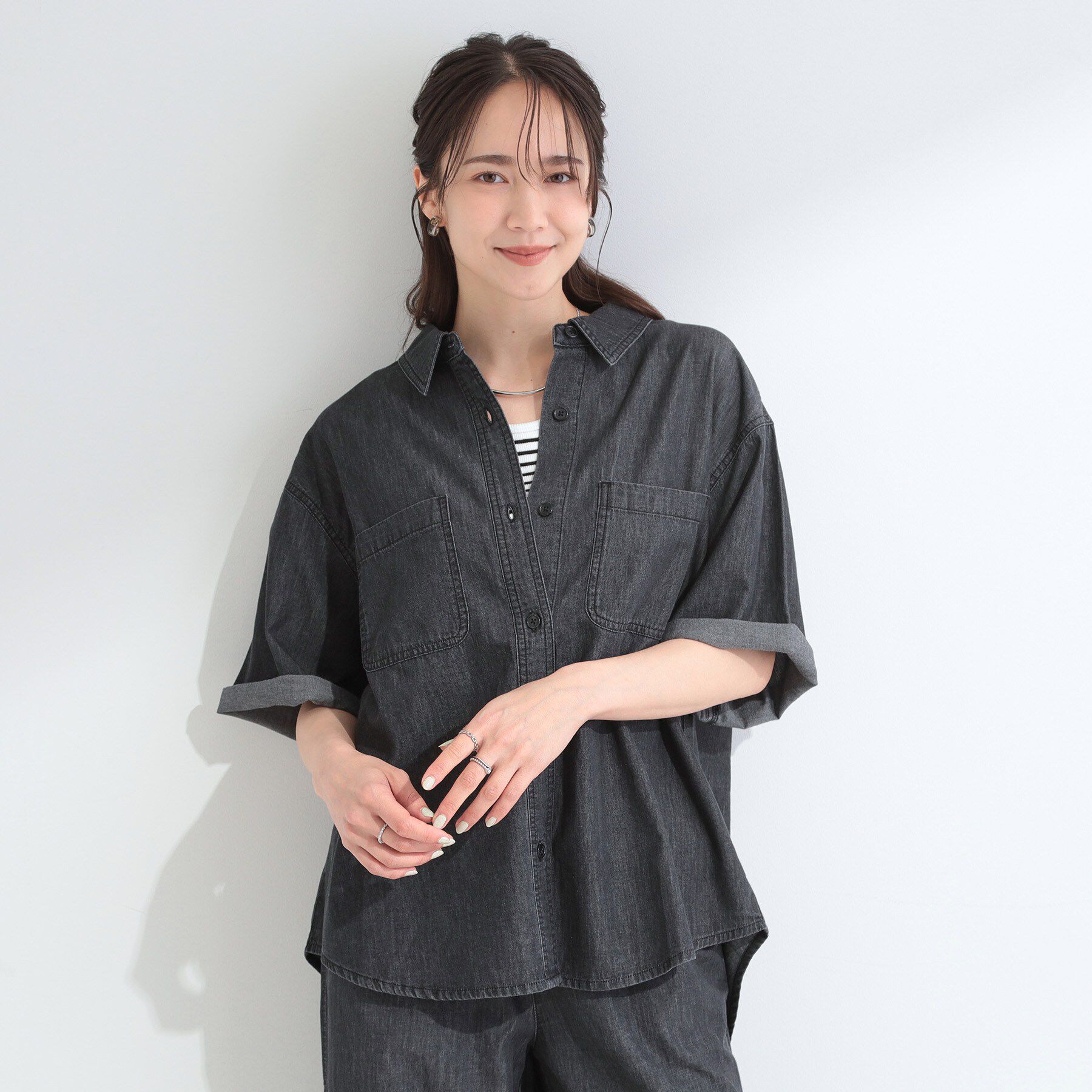 SHOO･LA･RUE「【セットアップ可/S-LL】ライトオンスデニム 5分袖シャツ」|シャツ・ブラウス|