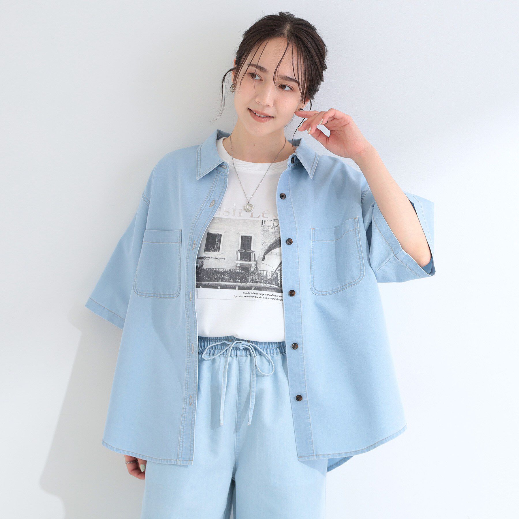 SHOO･LA･RUE「【セットアップ可/S-LL】ライトオンスデニム 5分袖シャツ」|シャツ・ブラウス|