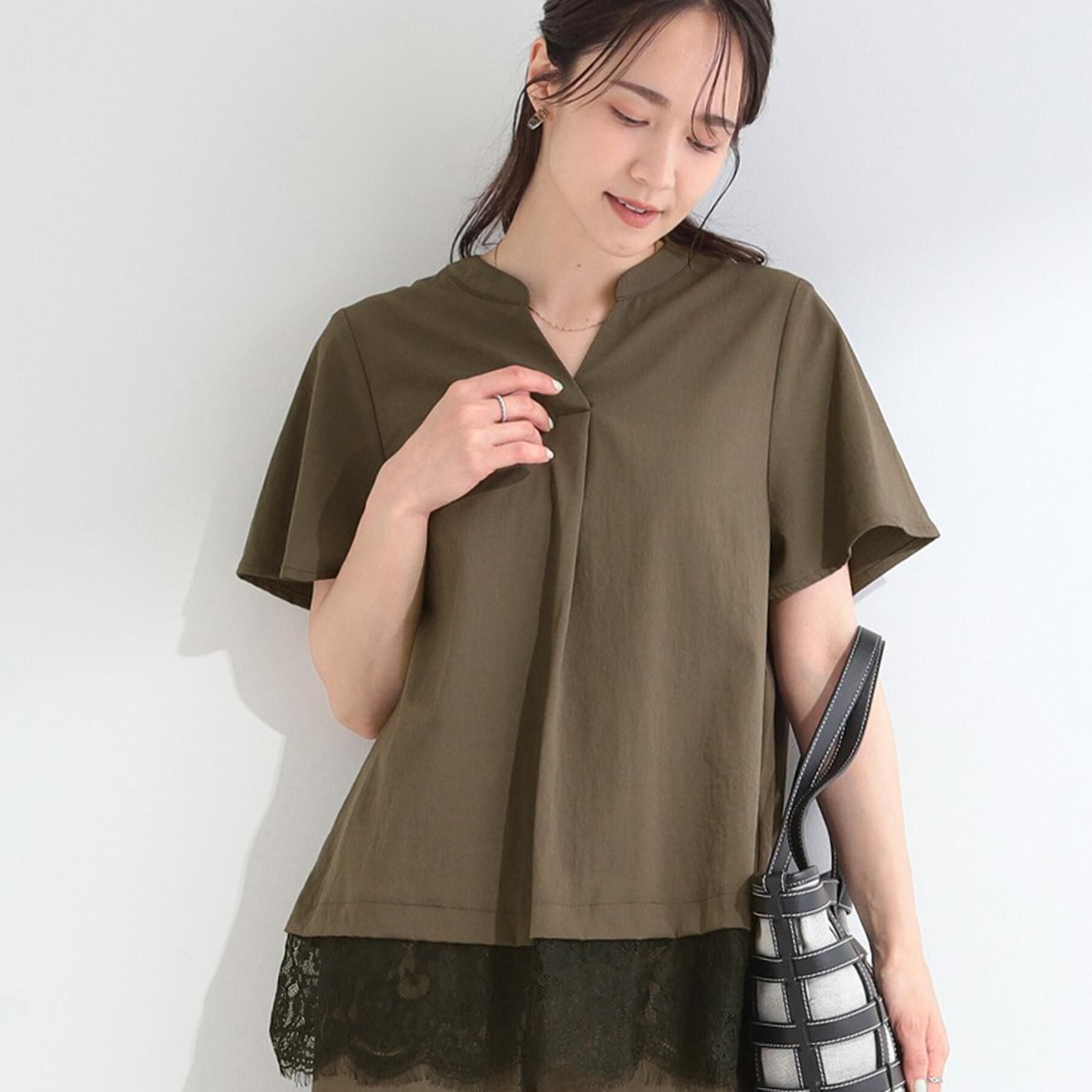 SHOO･LA･RUE「【ひんやり/洗濯機可】軽凛(かろりん) スキッパー裾レースブラウス」|シャツ・ブラウス|トープ(054)
