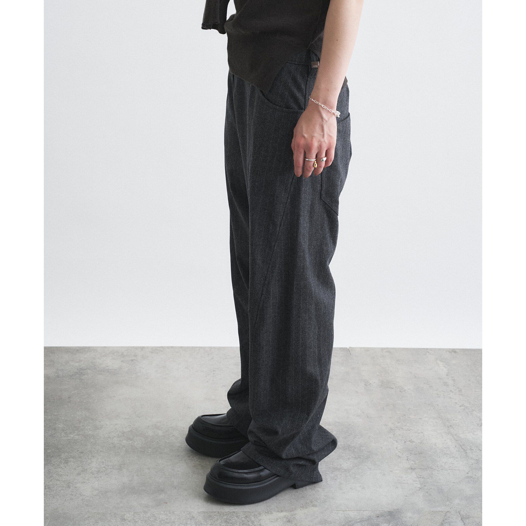 CODE A「SYSTEM｜TWISTED SEAM STRIPE  WOOL－BLEND TROUSERS」|その他|