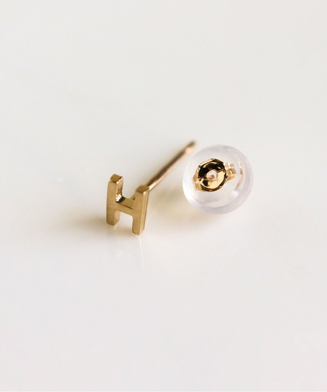  「ゴールド イニシャル ピアス | K10YG 【片耳用】」|ピアス|