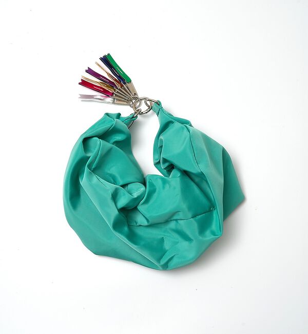 NOMINE「【cheek】big shushu hand strap ビッグシュシュ ハンド」|チャーム・キーホルダー|