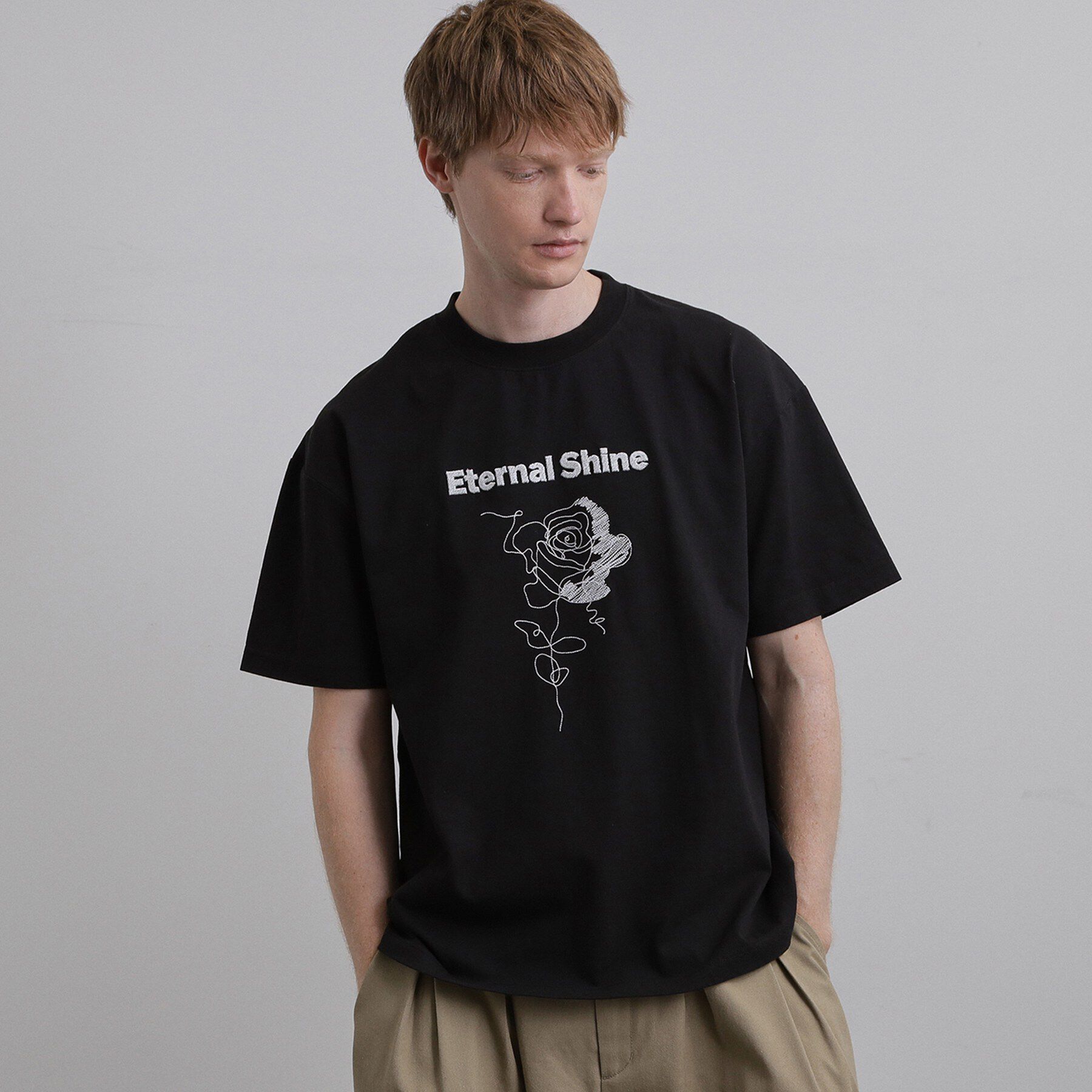 tk.TAKEO KIKUCHI「ロゴフラワー刺繍Tシャツ」|Tシャツ・カットソー|ブラック(019)