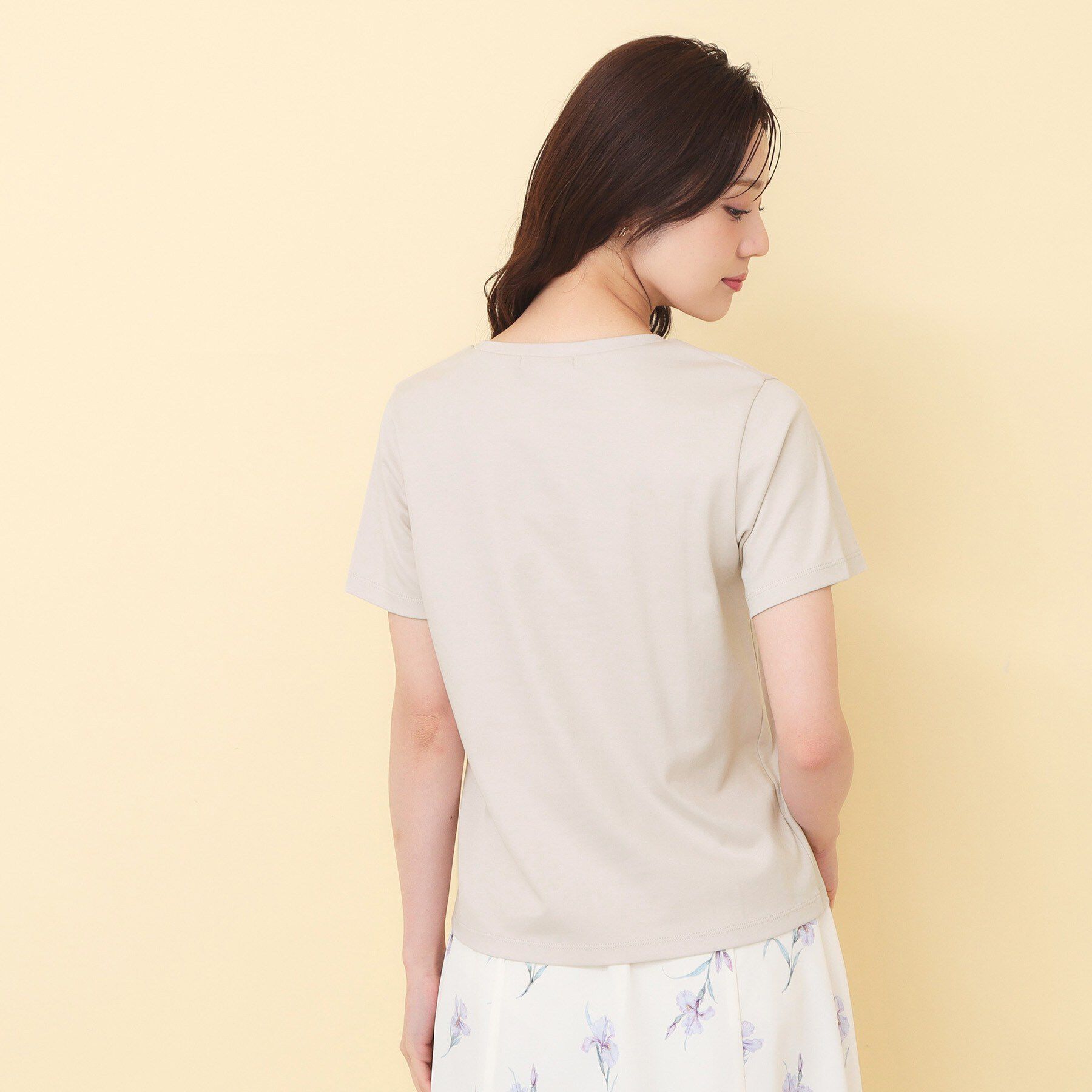 index「【接触冷感】ビッグロゴ刺繍ビジュー付きTシャツ《洗濯機OK／UVケア》」|Tシャツ・カットソー|