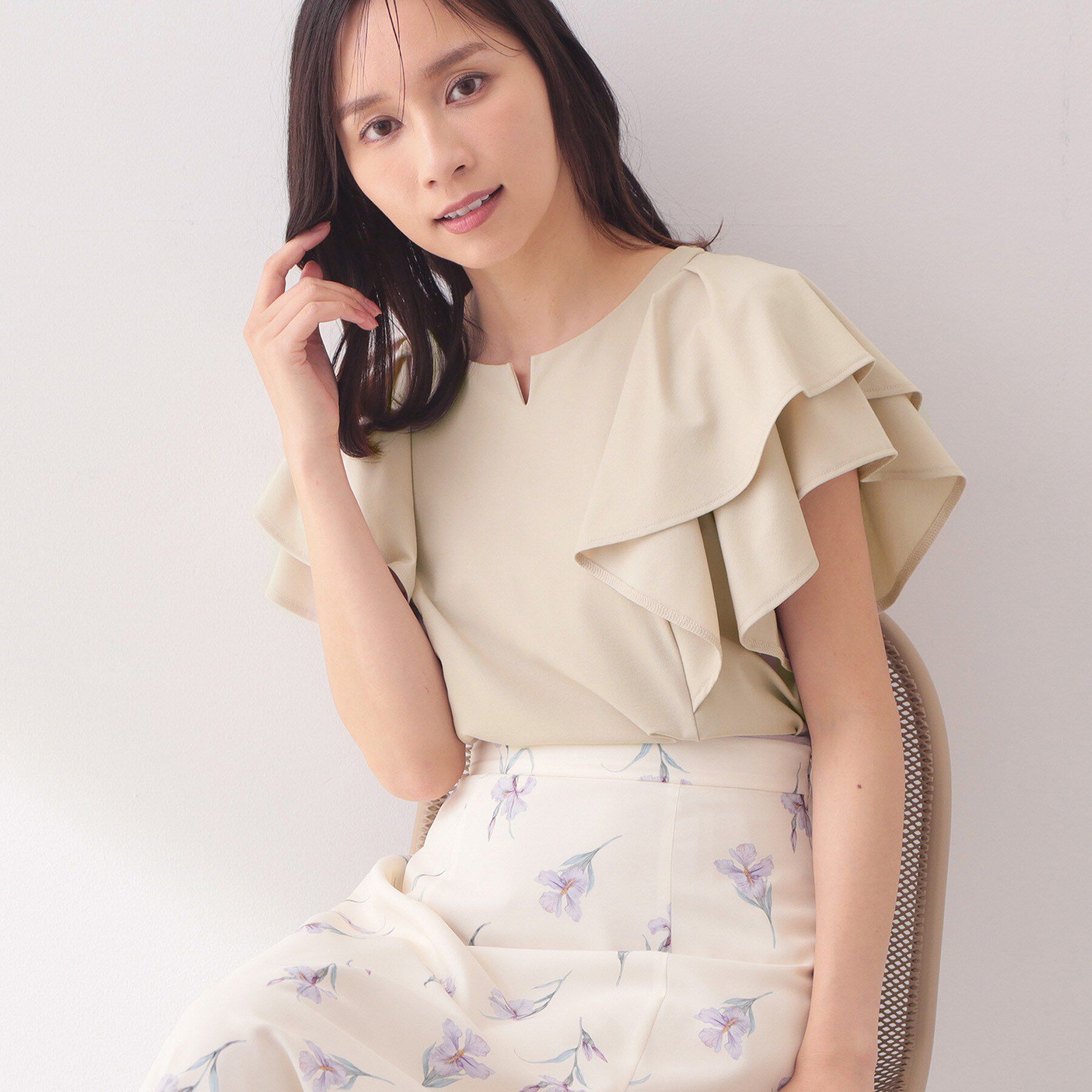 index「【接触冷感】ダブルフレアキーネックトップス《UVケア／洗濯機OK》」|Tシャツ・カットソー|グレージュ(850)