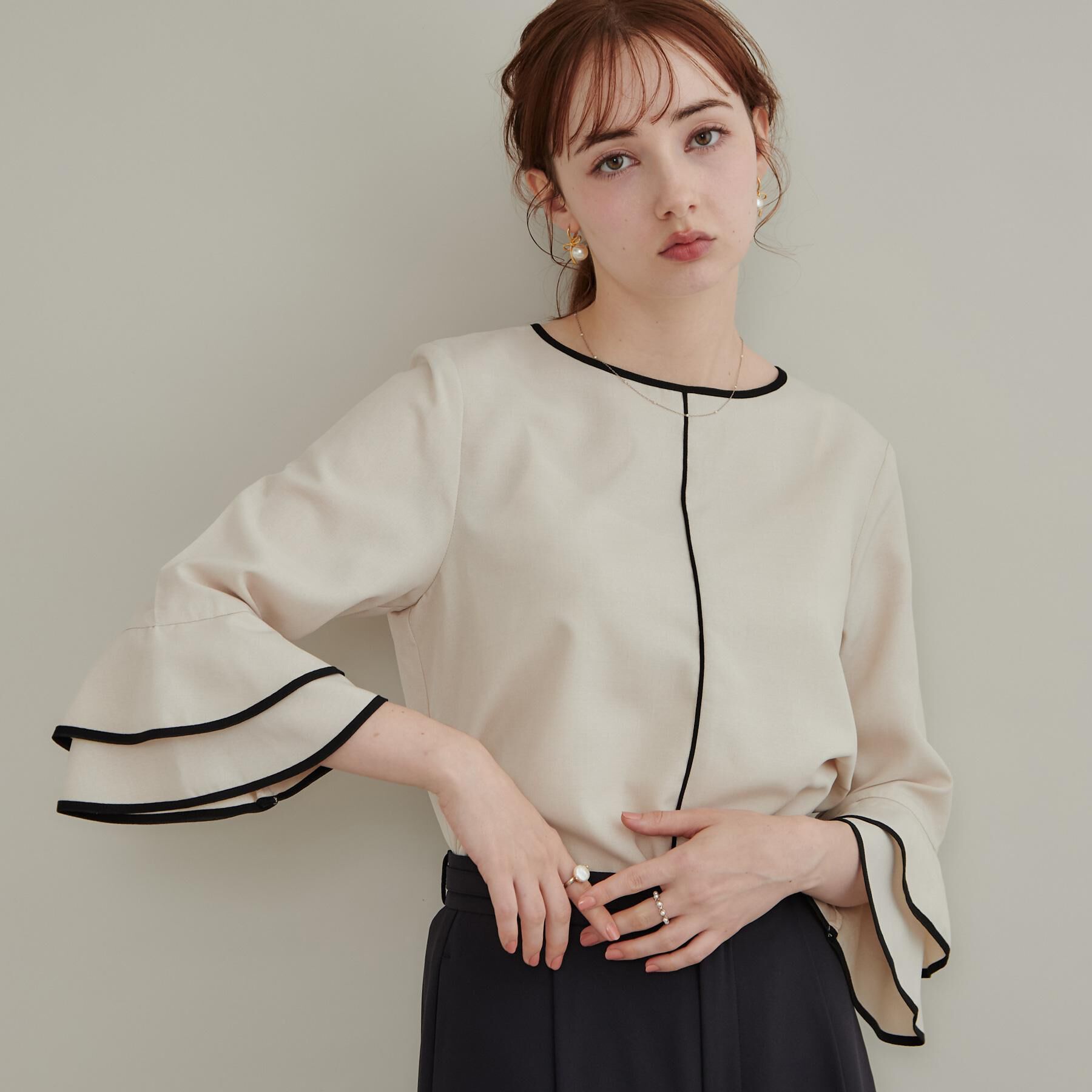 Couture broach「【イージーケア・接触冷感・吸水速乾】配色ラッフルブラウス」|シャツ・ブラウス|