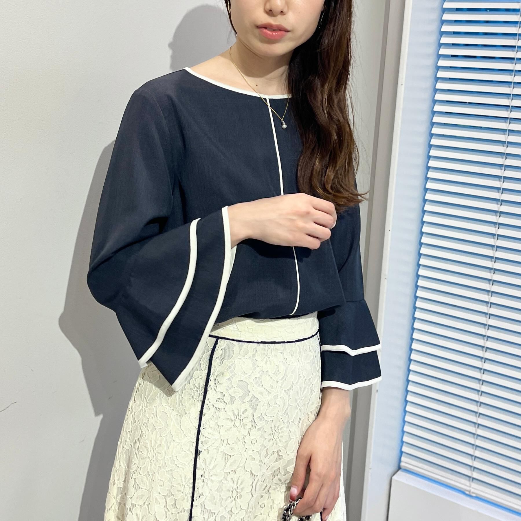 Couture broach「【イージーケア・接触冷感・吸水速乾】配色ラッフルブラウス」|シャツ・ブラウス|