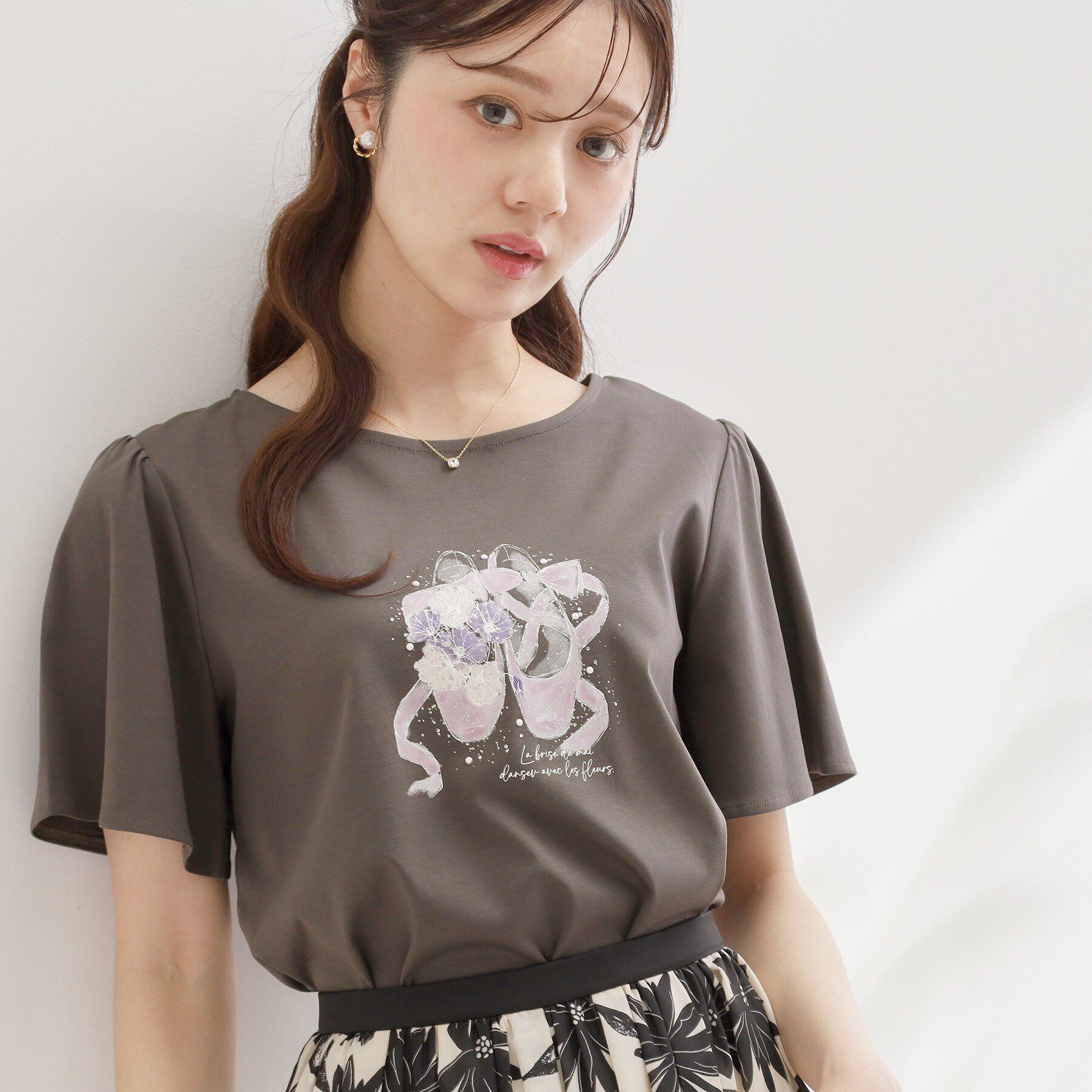 Couture broach「【接触冷感・UVカット・洗える】トゥシューズプリントTシャツ」|Tシャツ・カットソー|チャコールグレー(0