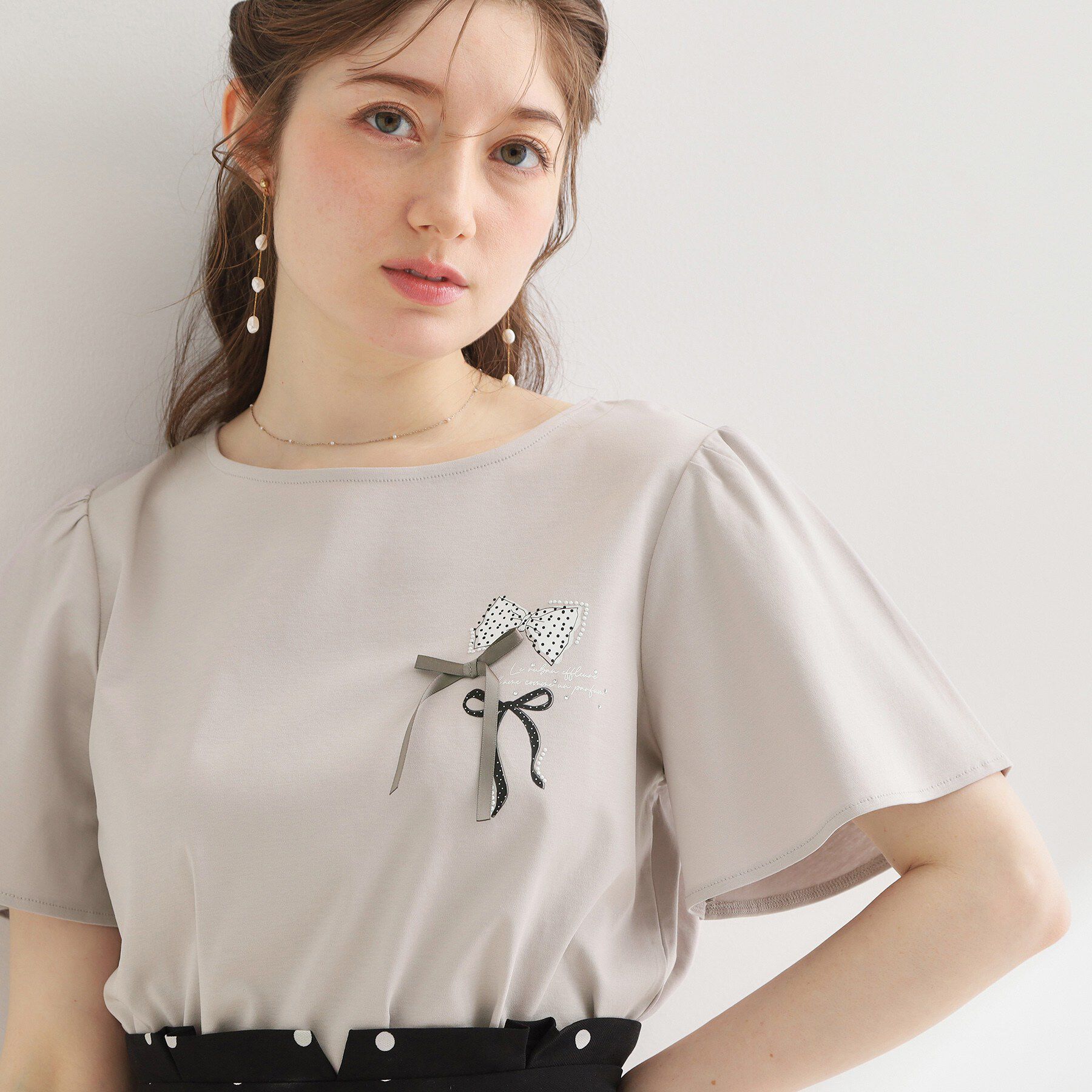 Couture broach「【接触冷感・UVカット・洗える】リボンプリントTシャツ」|Tシャツ・カットソー|