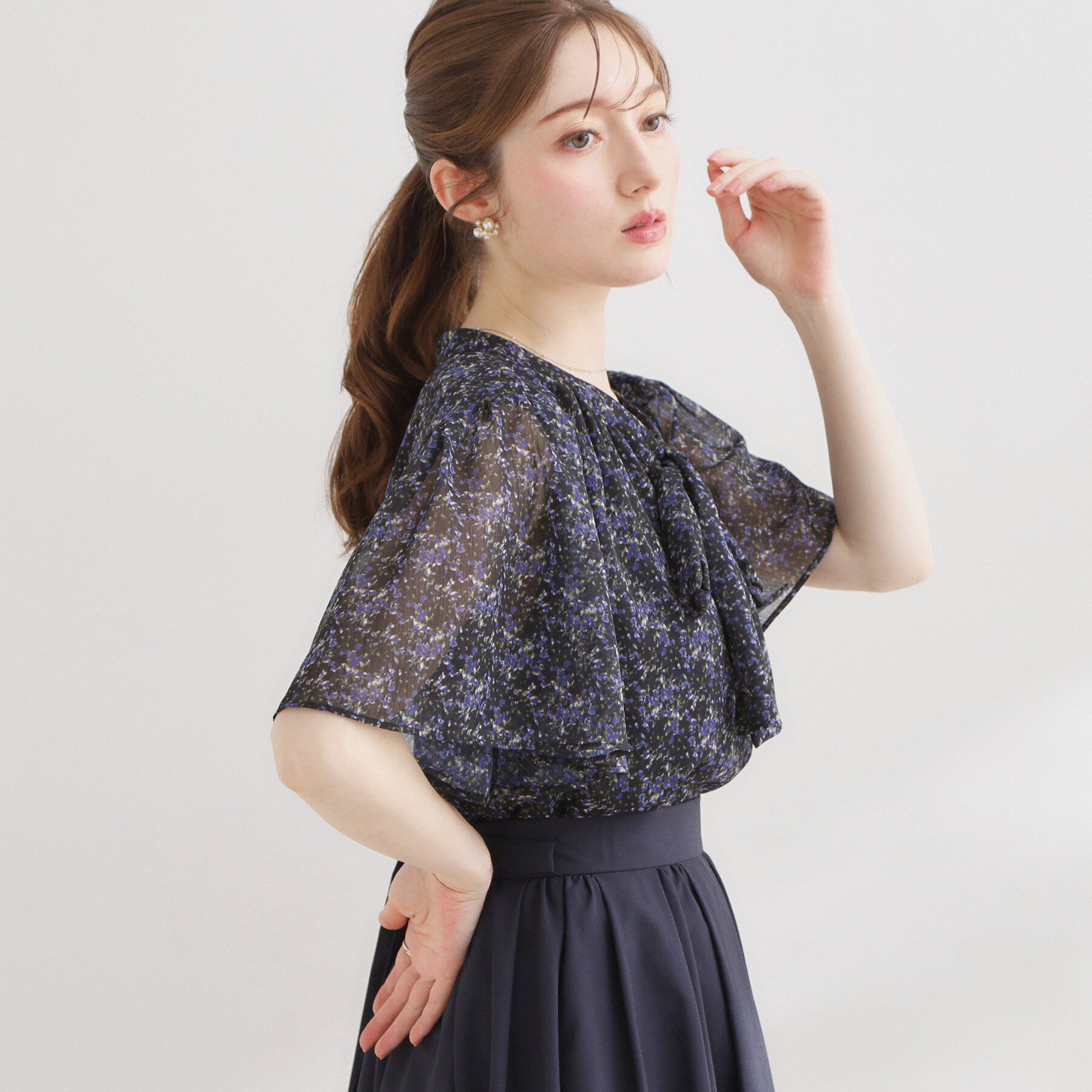 Couture broach「【洗える】リボンボウタイ 小花柄ブラウス」|シャツ・ブラウス|