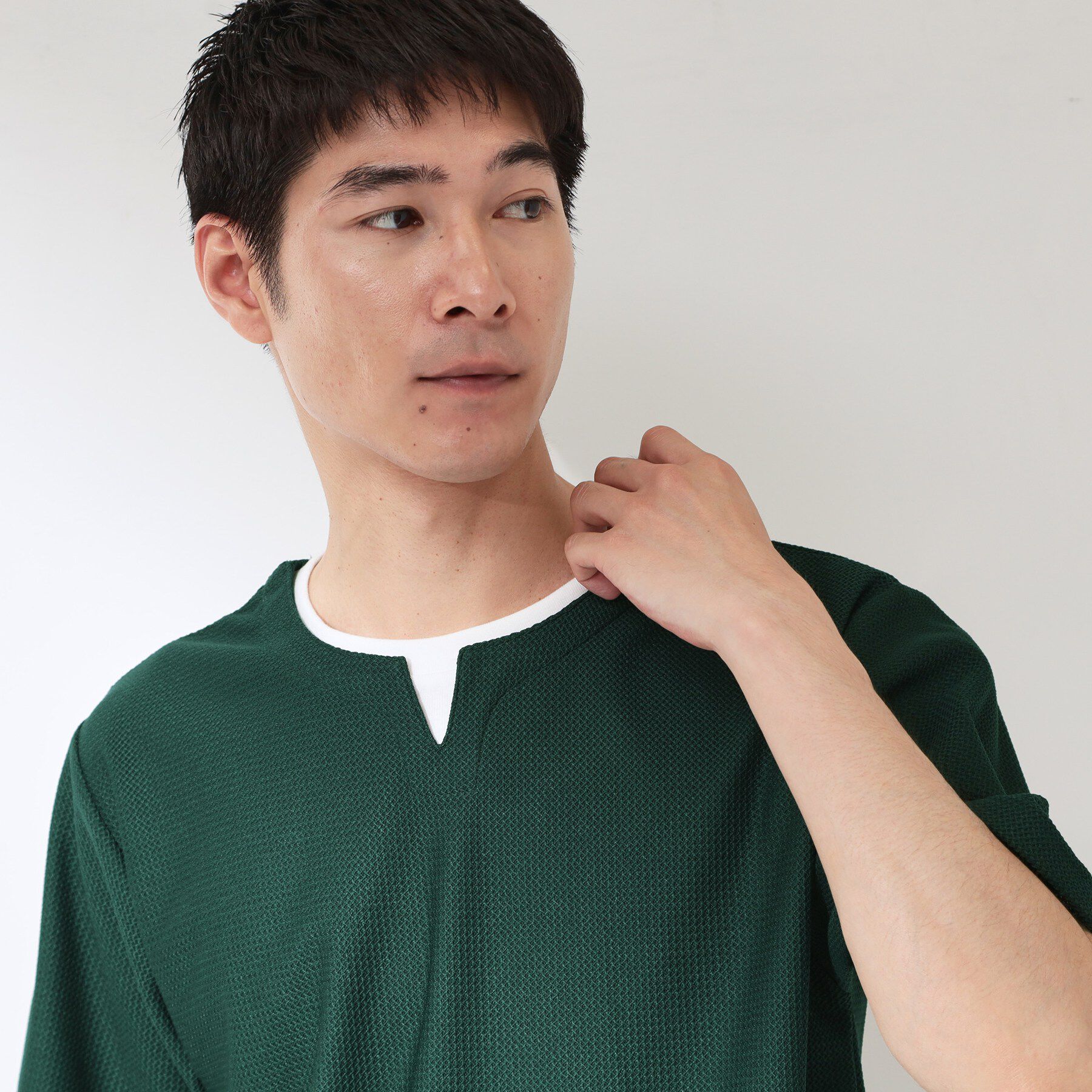 THE SHOP TK「【一枚でコーディネートが完成！】レイヤード風 キーネック 半袖Tシャツ 洗濯機OK」|Tシャツ・カットソー|