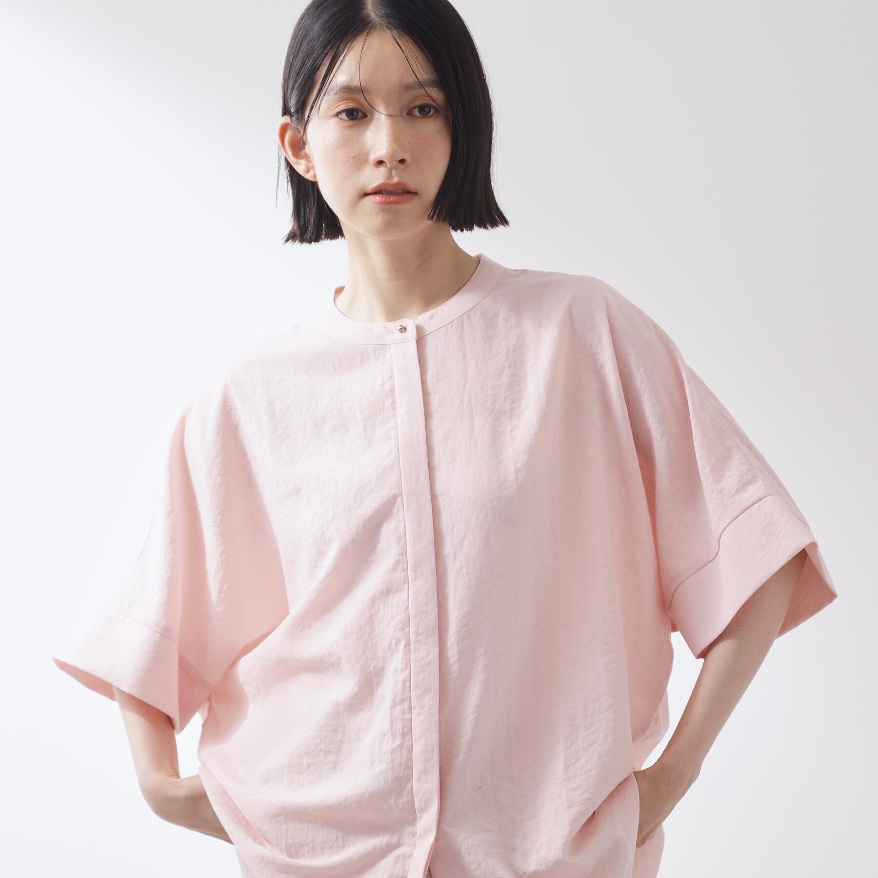 THE SHOP TK「【高レビュー/体型カバー】さらっと快適 ドルマン5分袖ブラウス」|シャツ・ブラウス|