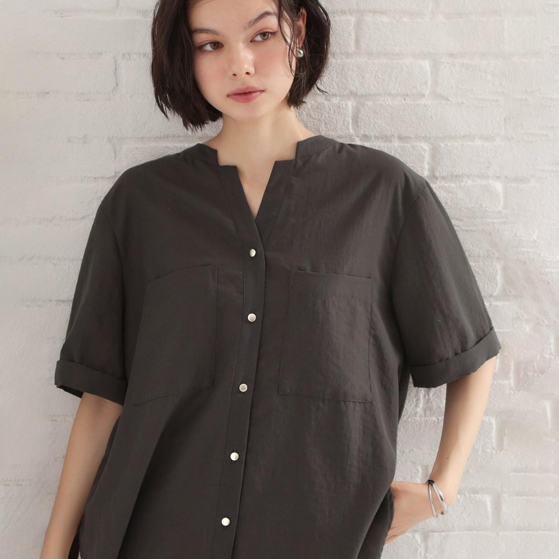 THE SHOP TK「【M-XL/刻みネックですっきり見え】Wポケット金ボタン 5分袖シャツ」|シャツ・ブラウス|