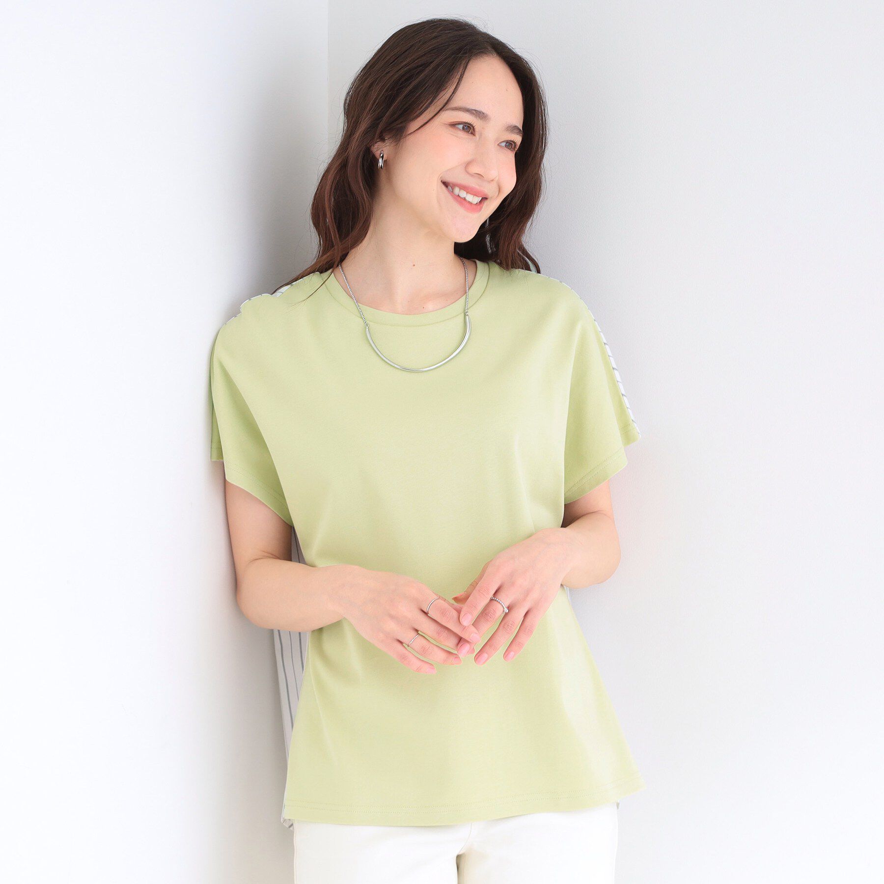 SHOO･LA･RUE「【体型カバー/S-LL】インせず着られる ひんやりシャツ素材切替Tシャツ」|Tシャツ・カットソー|