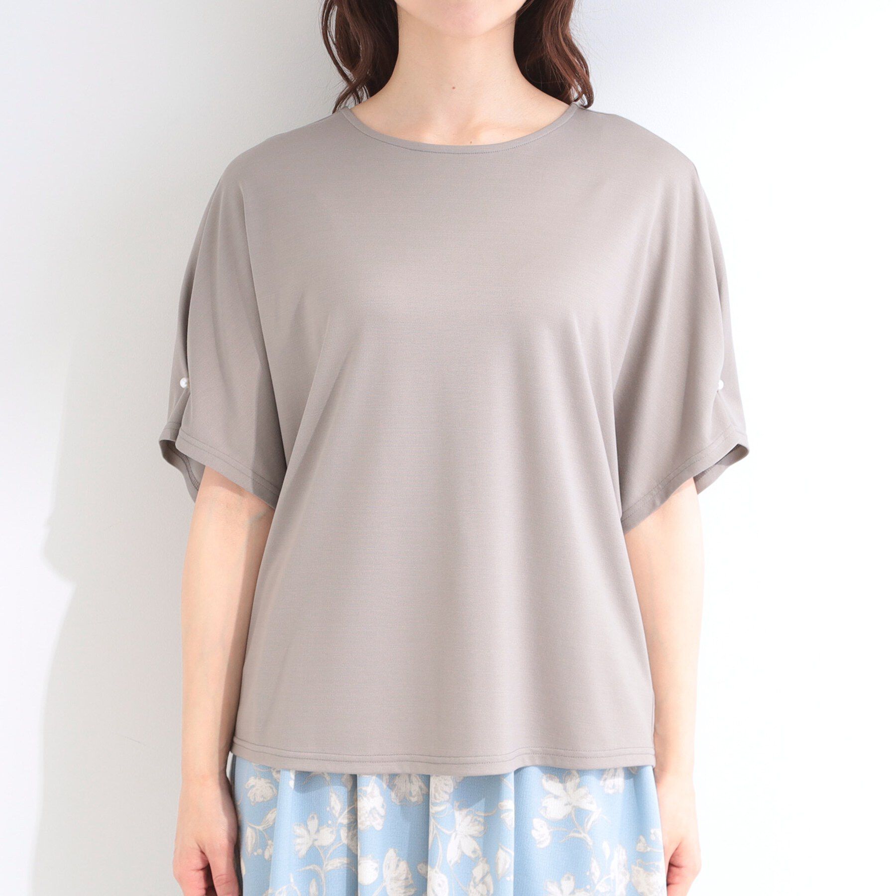 SHOO･LA･RUE「【洗濯機可/S-LL】フェイクパールがアクセント お袖タックドルマンブラウス」|Tシャツ・カットソー|