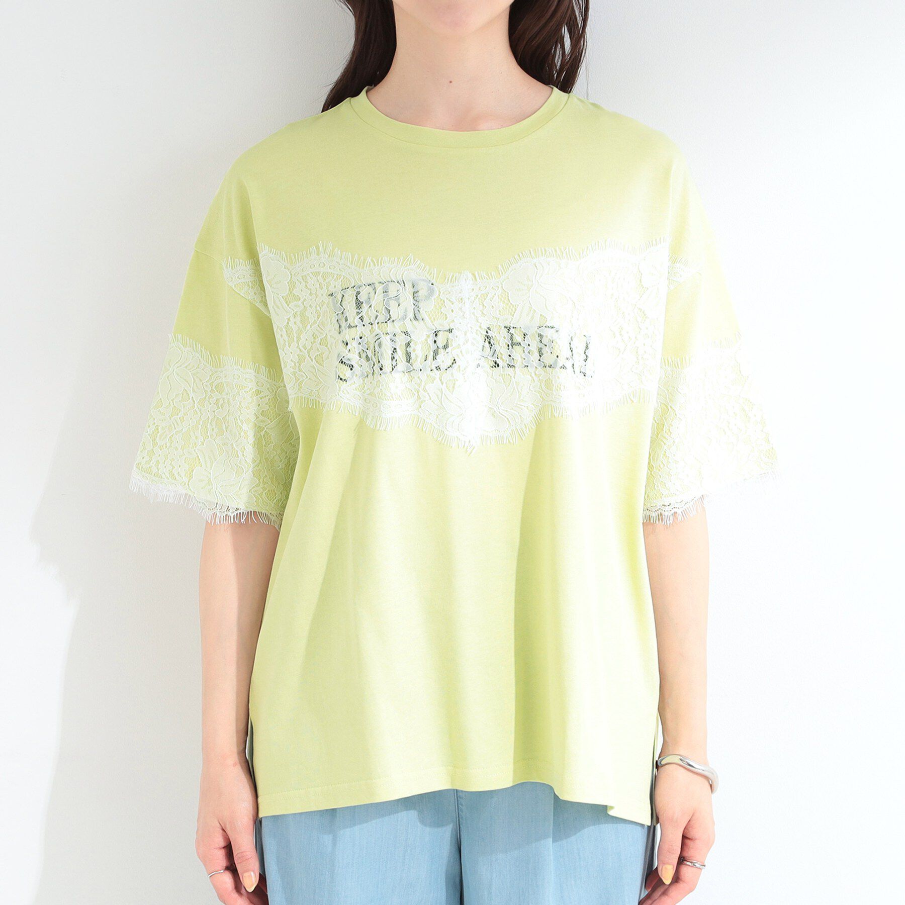 SHOO･LA･RUE「【ひんやり/洗濯機可】レースデザインでこなれ見え ロゴプリントTシャツ」|Tシャツ・カットソー|