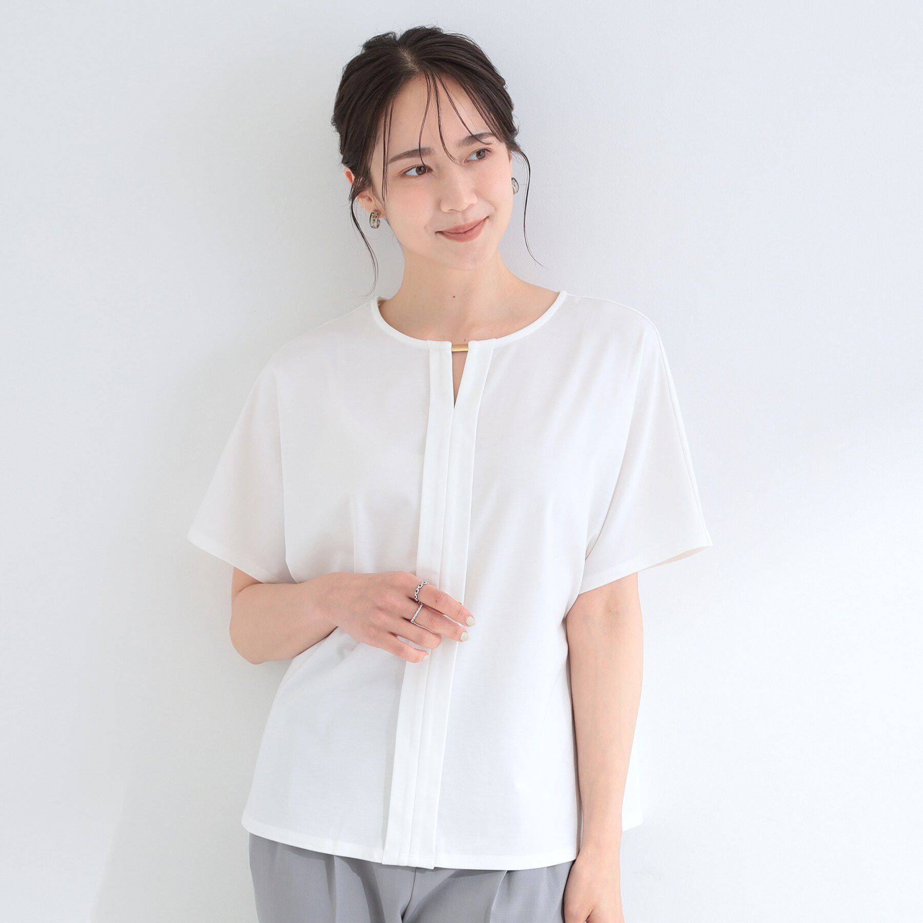 SHOO･LA･RUE「【ひんやり／UV／通勤】洗濯後しわになりにくい メタルポイントスキッパートップス」|シャツ・ブラウス|