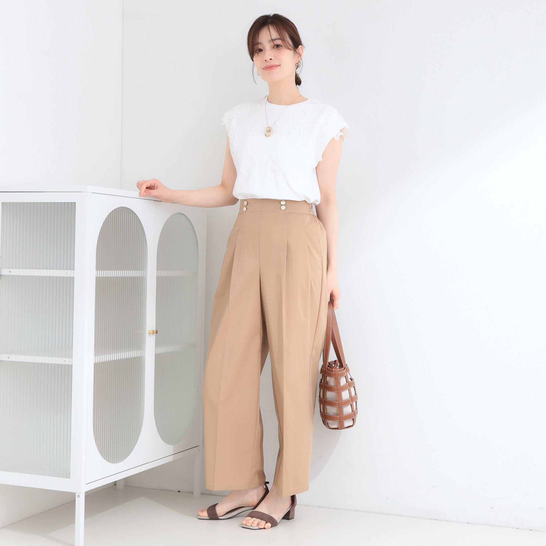 SHOO･LA･RUE「【ひんやり/S-LL/洗濯機可】女性らしさ溢れるモチーフレース スムースTシャツ」|Tシャツ・カットソー|