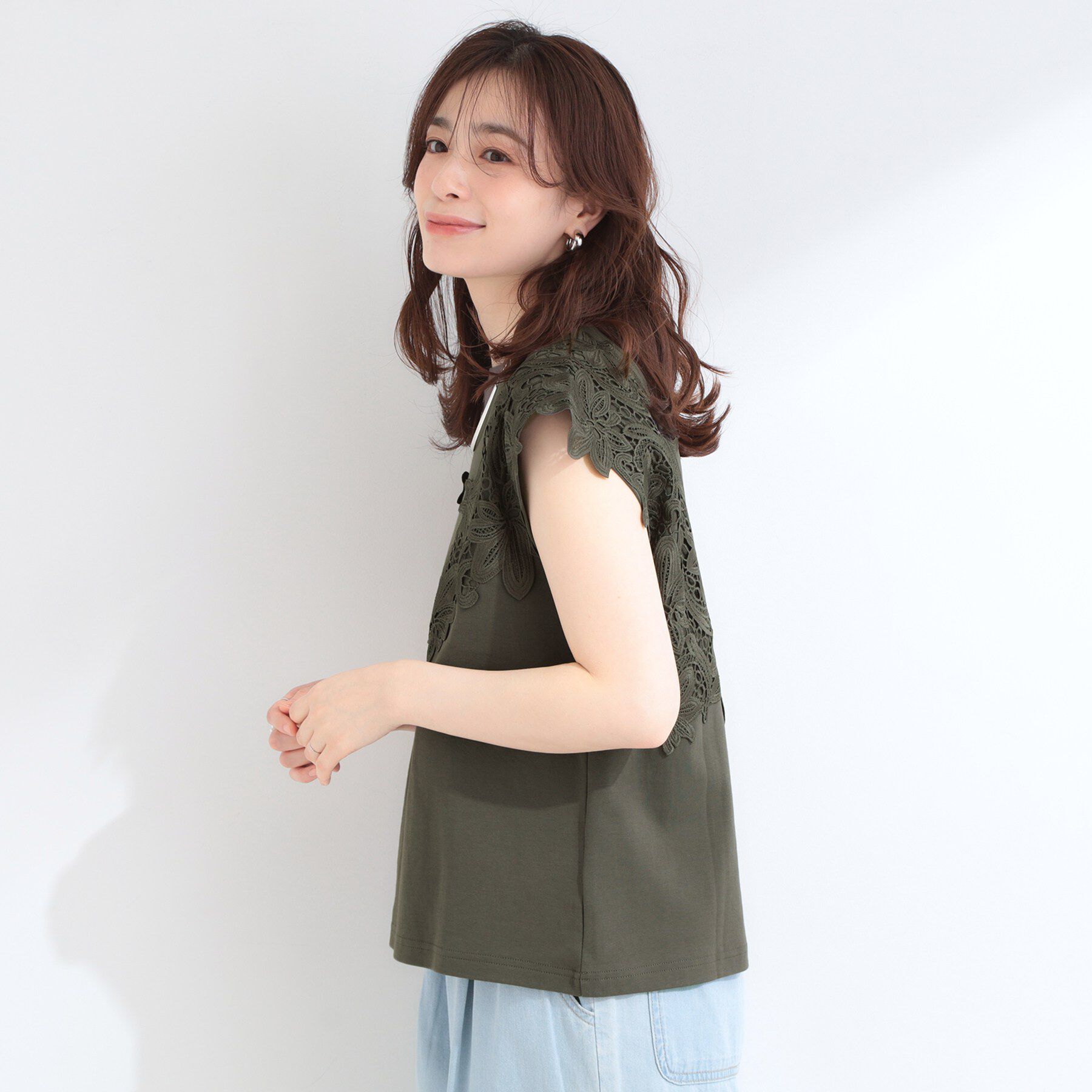 SHOO･LA･RUE「【ひんやり/S-LL/洗濯機可】女性らしさ溢れるモチーフレース スムースTシャツ」|Tシャツ・カットソー|