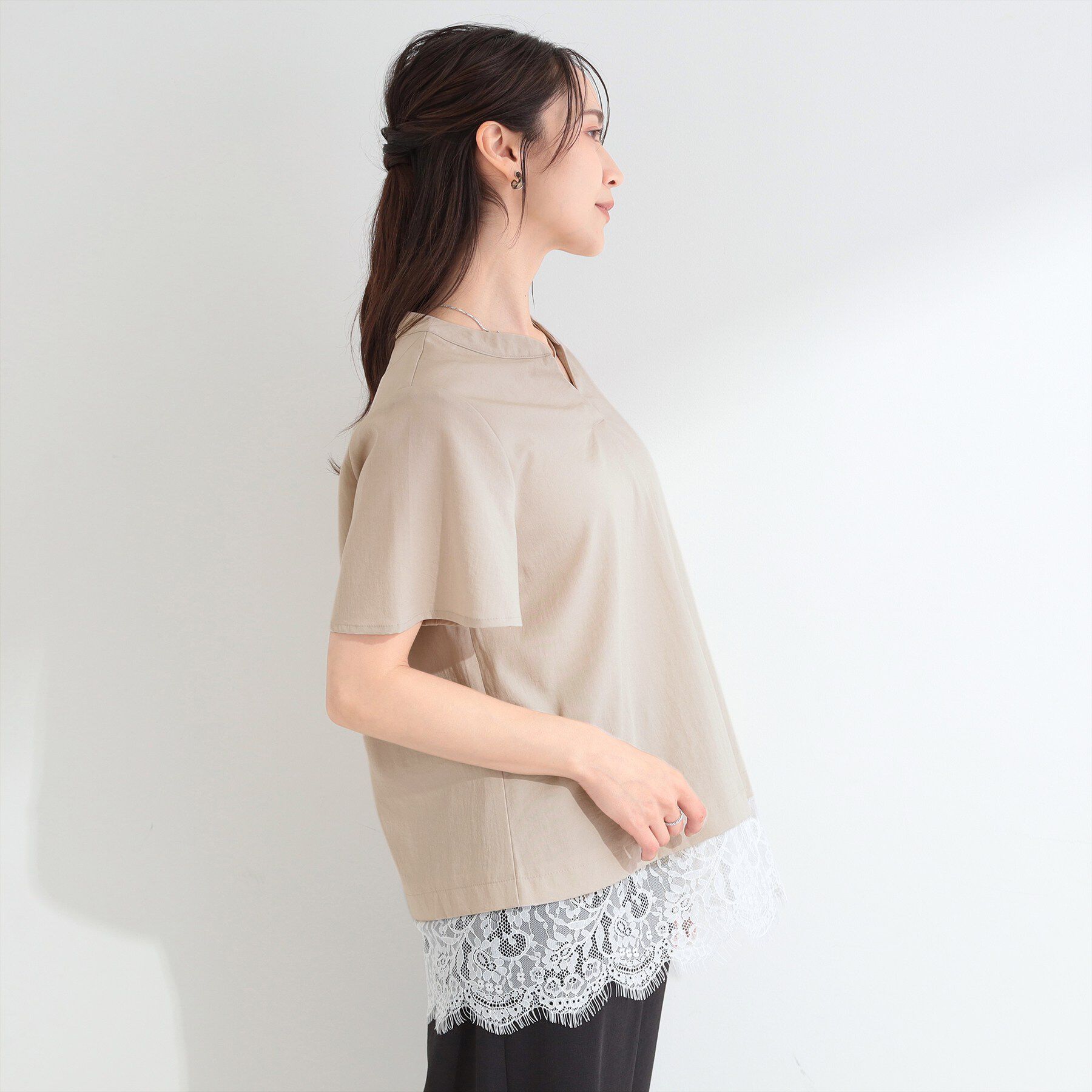 SHOO･LA･RUE「【ひんやり/洗濯機可】軽凛(かろりん) スキッパー裾レースブラウス」|シャツ・ブラウス|
