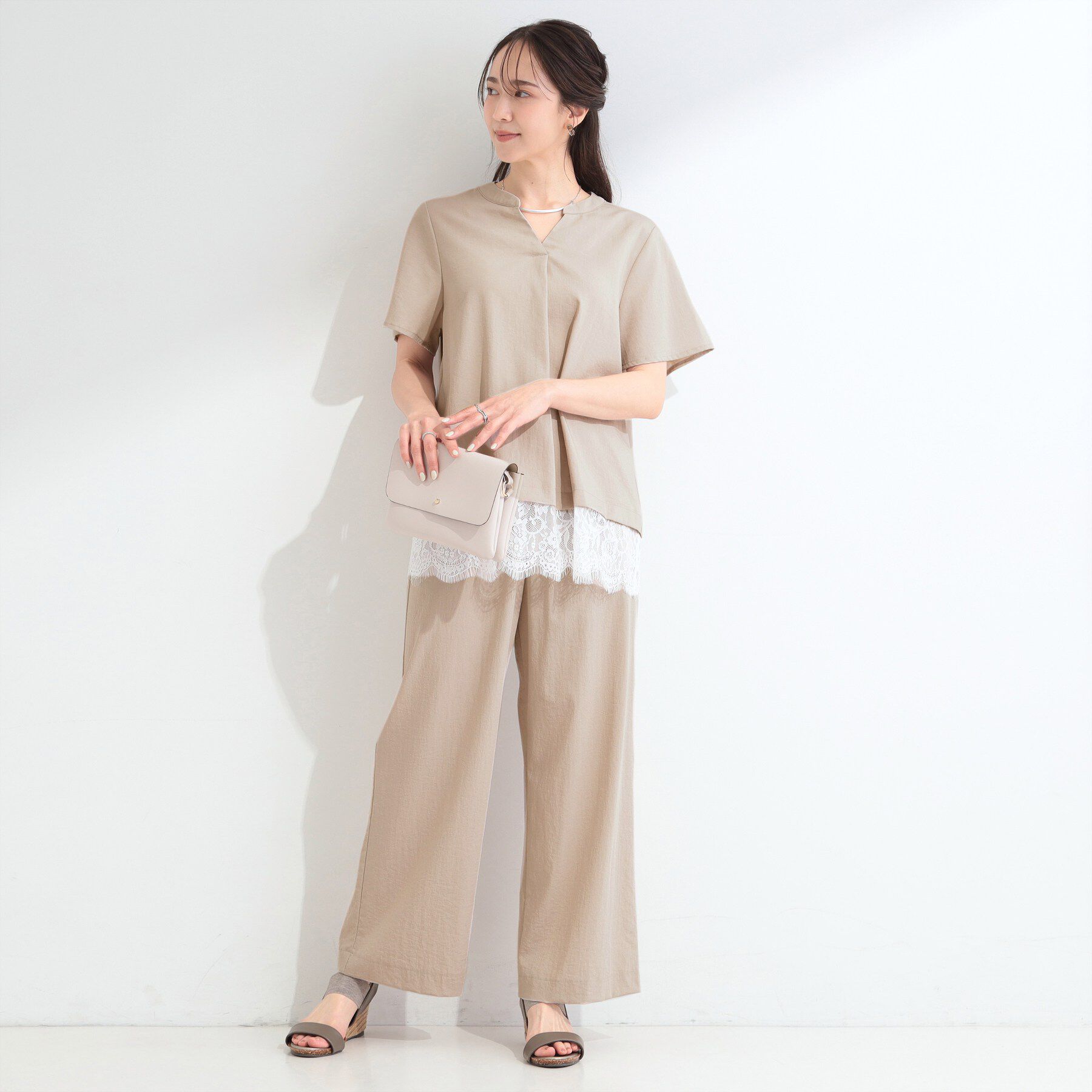 SHOO･LA･RUE「【ひんやり/洗濯機可】軽凛(かろりん) スキッパー裾レースブラウス」|シャツ・ブラウス|