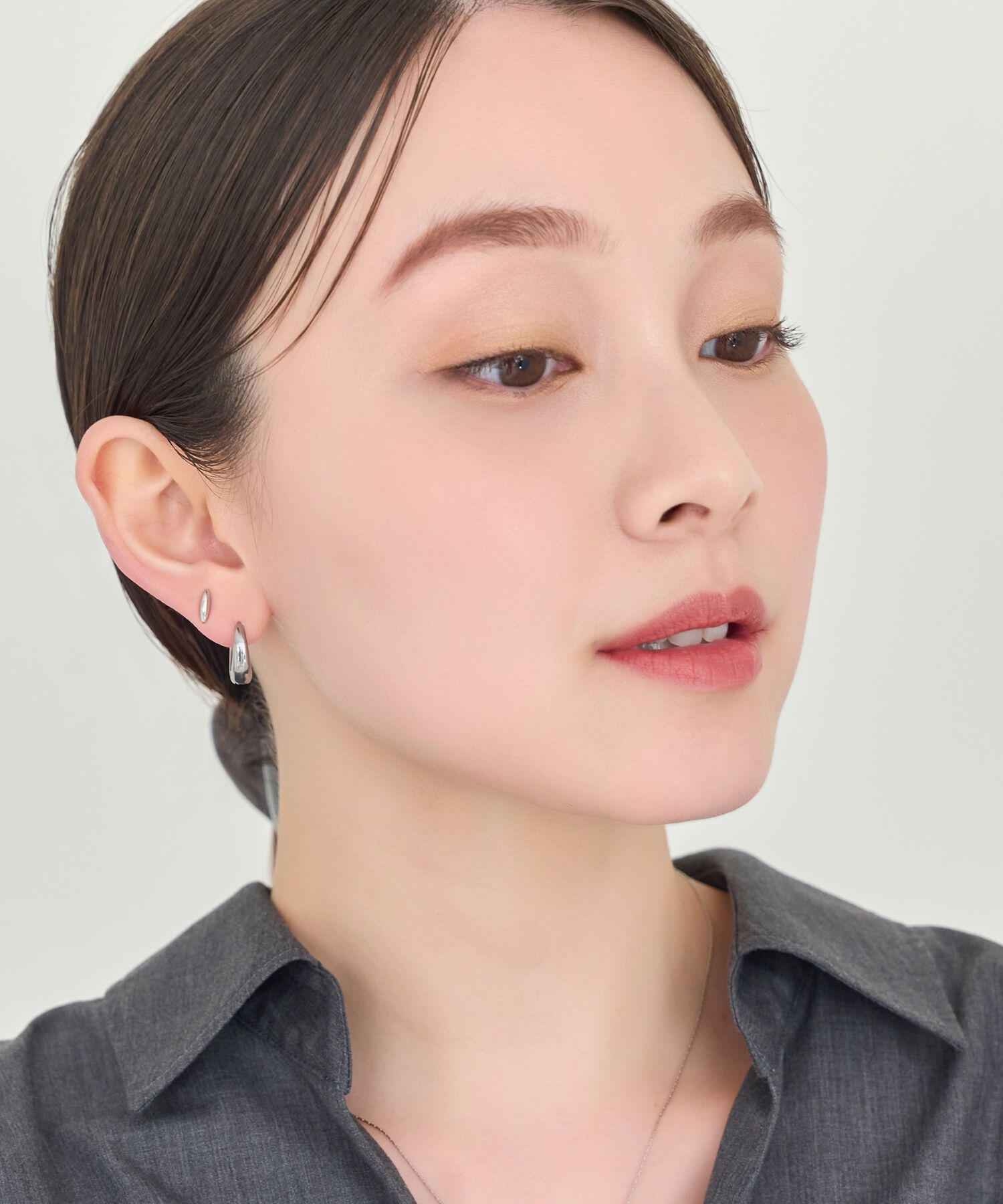 Phoebe「【金属アレルギー対応】メタルオーバルグレースピアス　シルバー/サージカルステンレス」|ピアス|