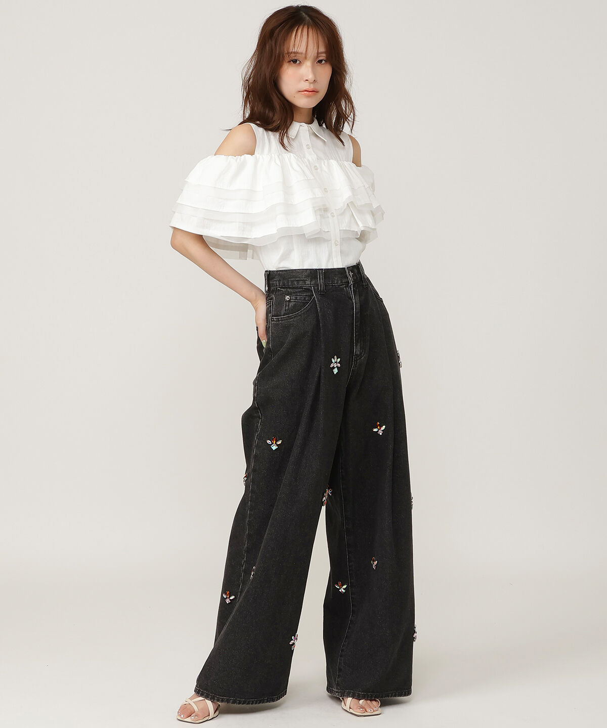 アンドクチュール「ビジュータックデニムパンツ」|デニム|