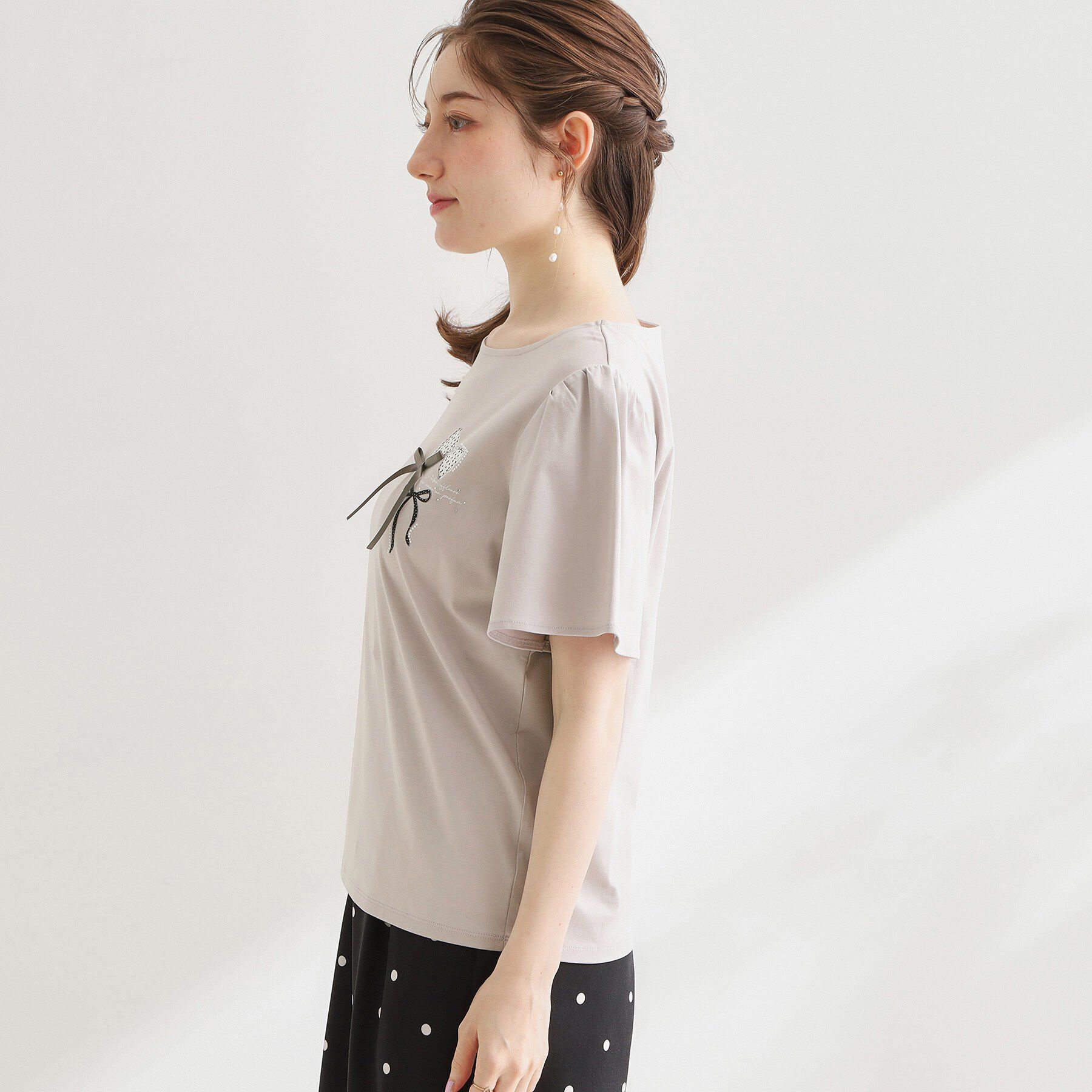 Couture broach「【接触冷感・UVカット・洗える】リボンプリントTシャツ」|Tシャツ・カットソー|