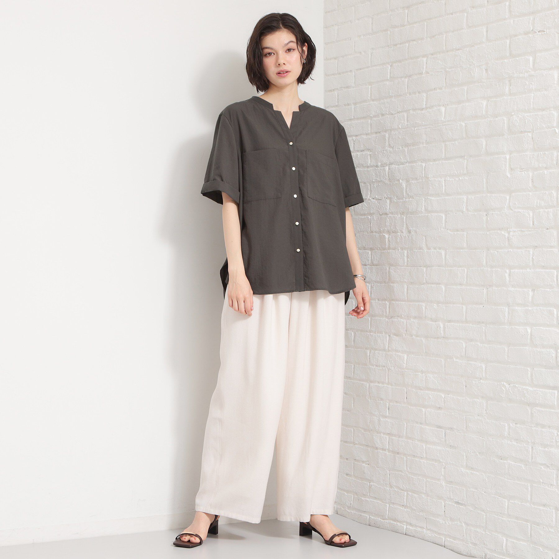 THE SHOP TK「【M-XL/刻みネックですっきり見え】Wポケット金ボタン 5分袖シャツ」|シャツ・ブラウス|