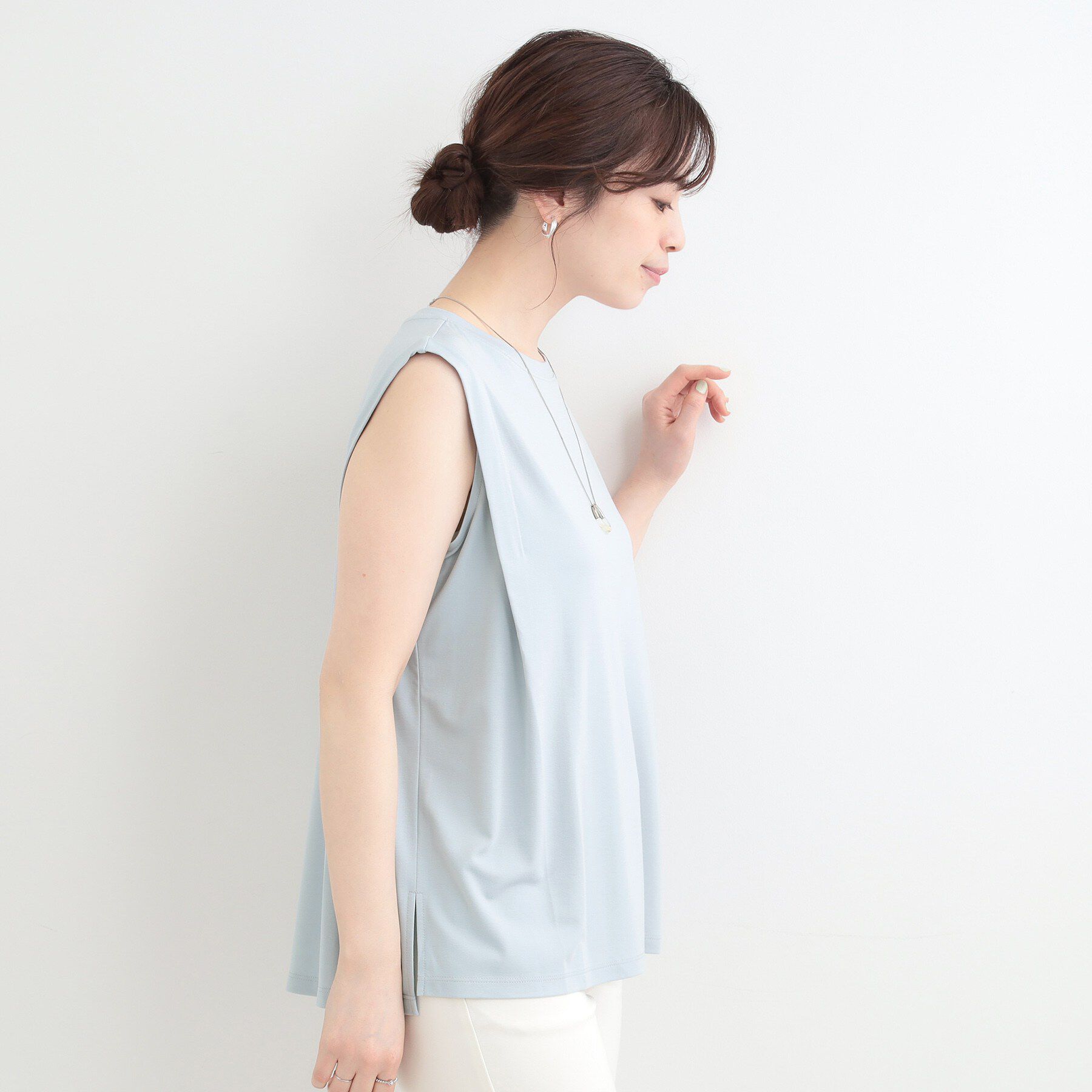SHOO･LA･RUE「【UVカット/接触冷感】上品に涼し気 とろみタックノースリーブトップス」|Tシャツ・カットソー|