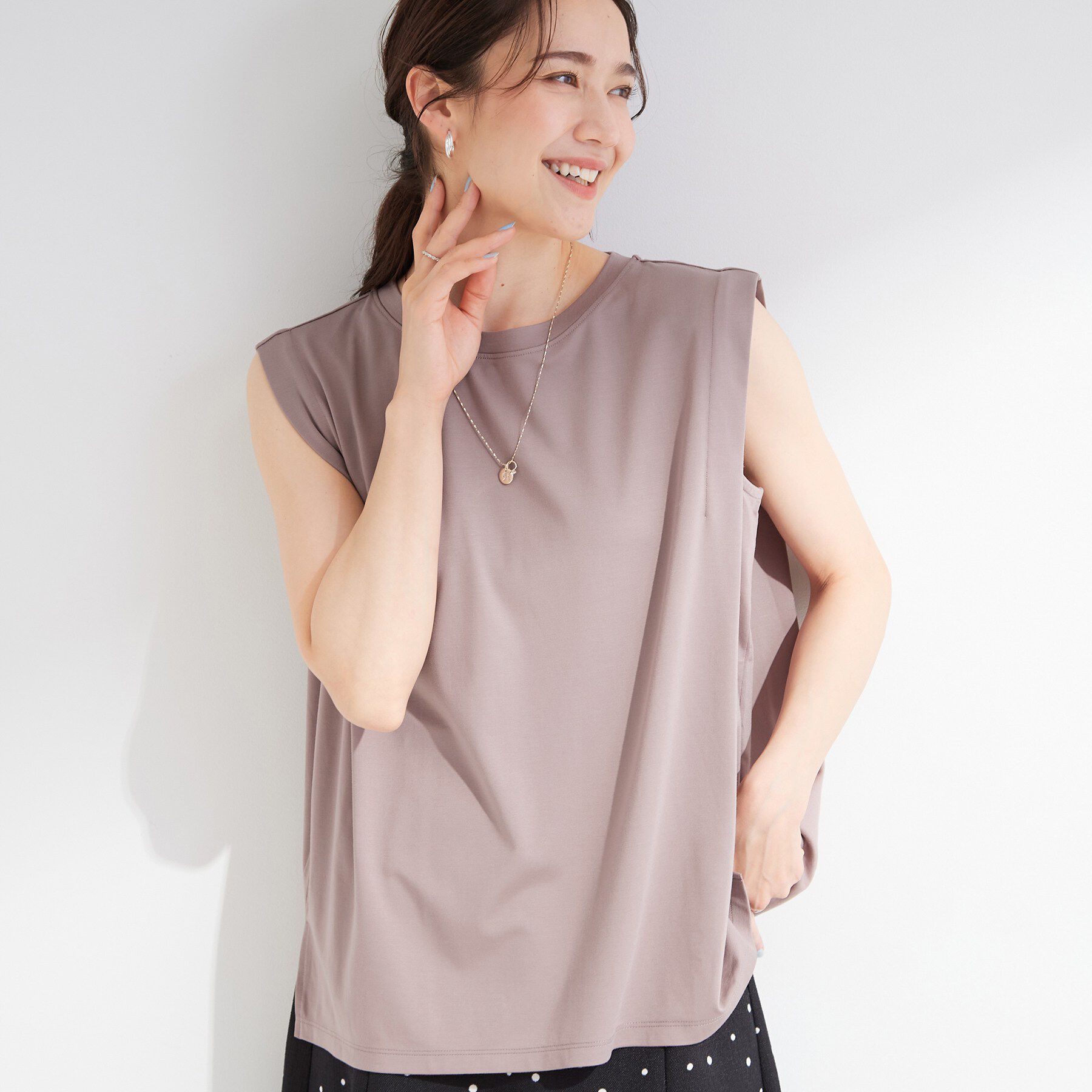 SHOO･LA･RUE「【UVカット/接触冷感】上品に涼し気 とろみタックノースリーブトップス」|Tシャツ・カットソー|ブラウン(043)