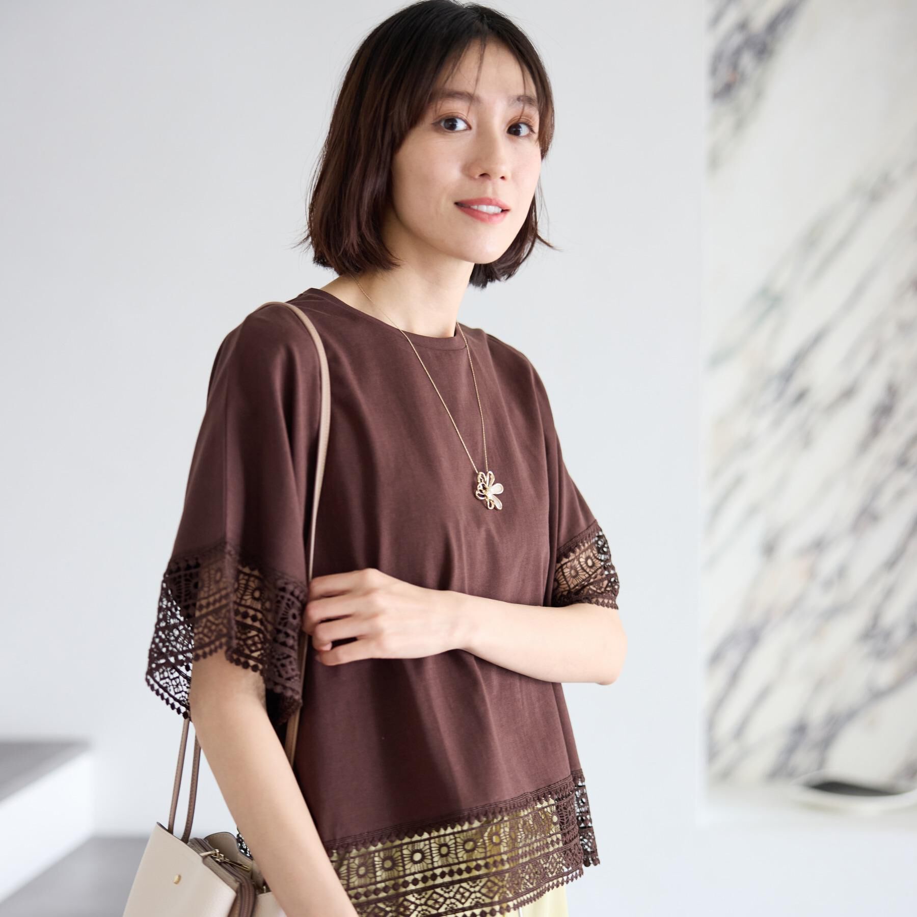 SHOO･LA･RUE「【洗濯機可/ひんやり/体型カバー/S-LL】レース使いがポイント デザインTシャツ」|Tシャツ・カットソー|