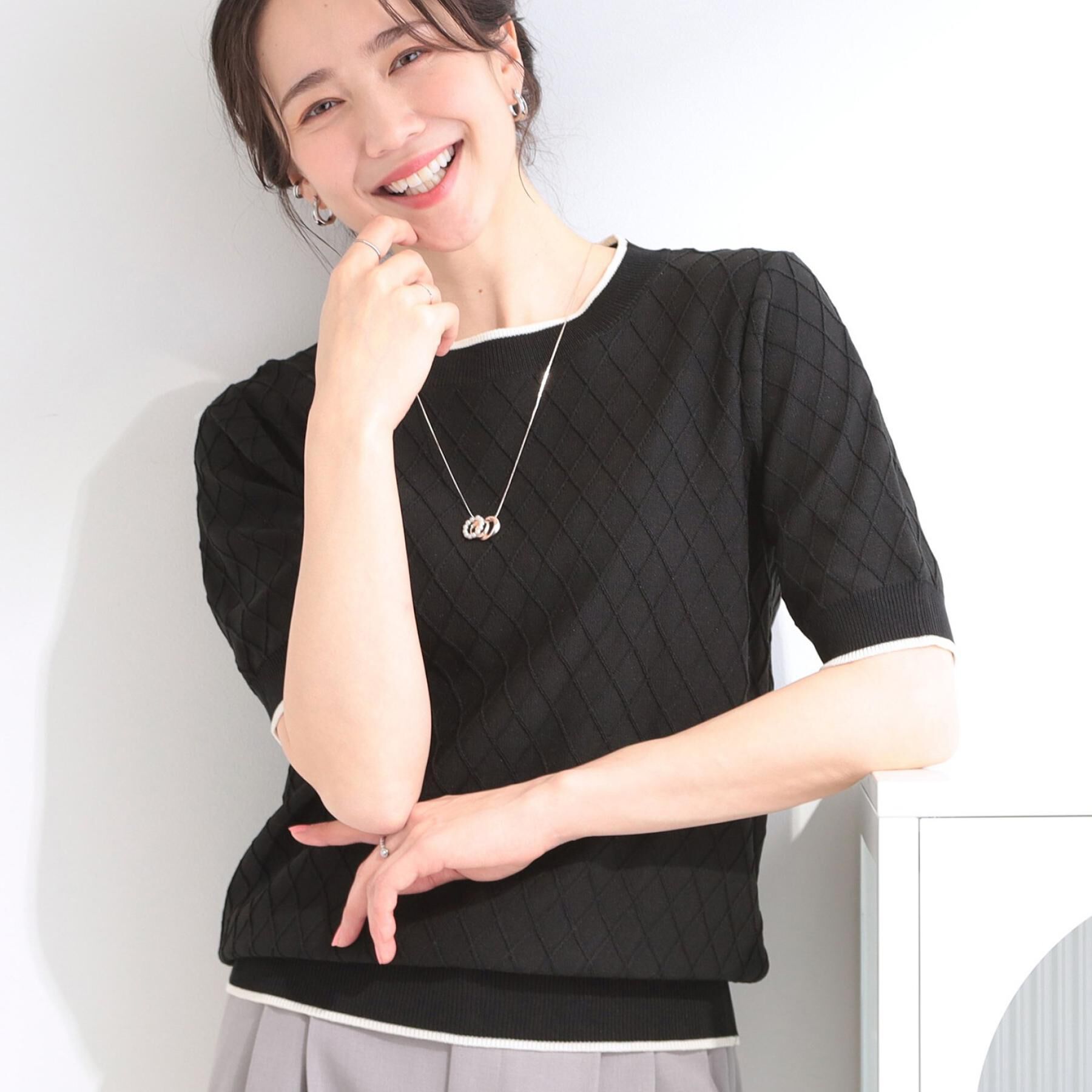 SHOO･LA･RUE「【洗濯機可/S-LL】大人上品なダイヤ編み柄 配色半袖ニット」|ニット・セーター|ブラック(019)