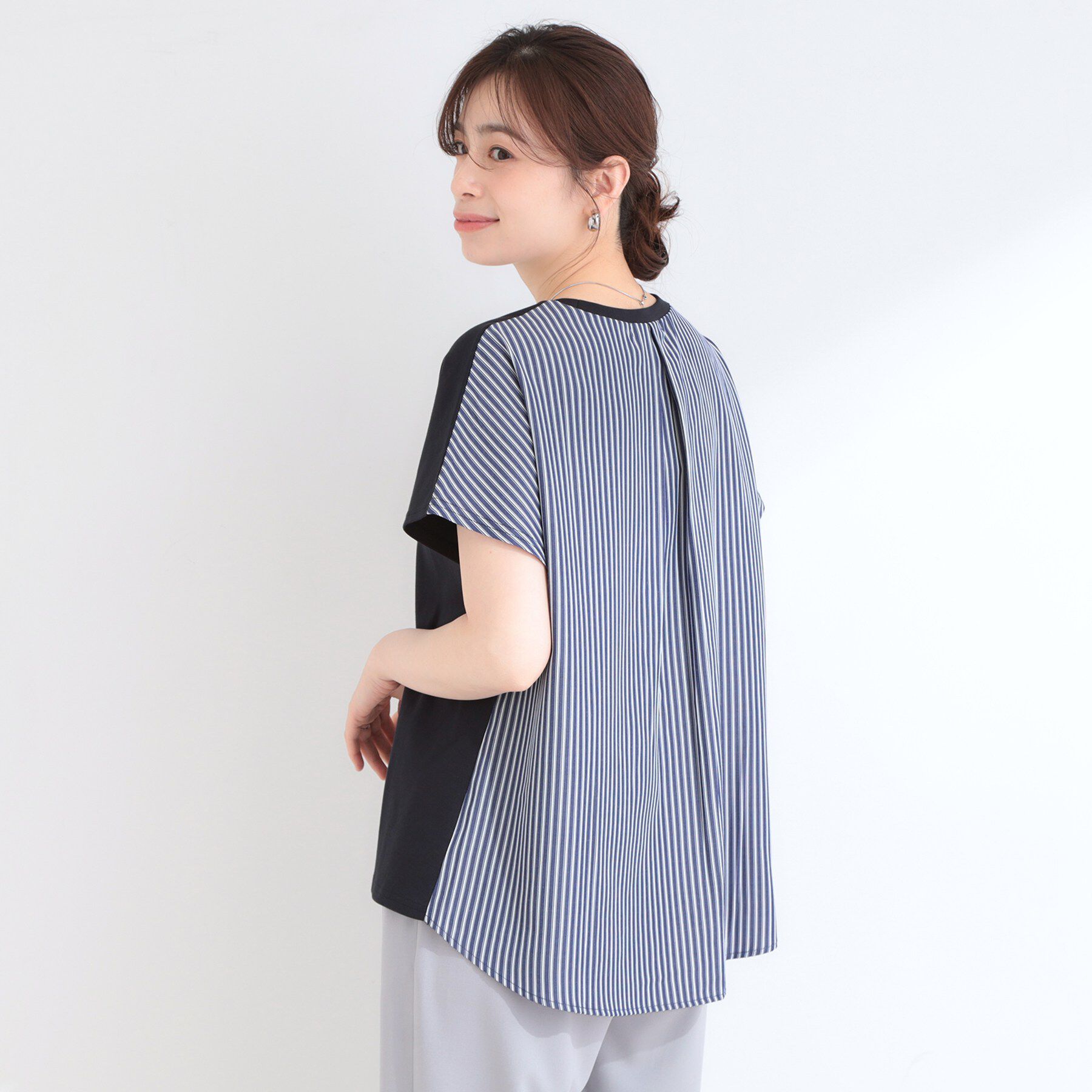 SHOO･LA･RUE「【体型カバー/S-LL】インせず着られる ひんやりシャツ素材切替Tシャツ」|Tシャツ・カットソー|