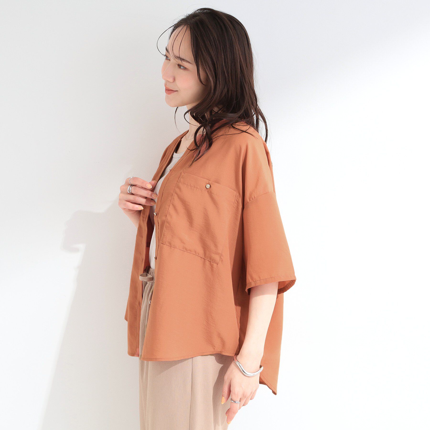 SHOO･LA･RUE「【洗濯機可/S-LL】大人の抜け感 ゆるっと5分袖シャツ」|シャツ・ブラウス|