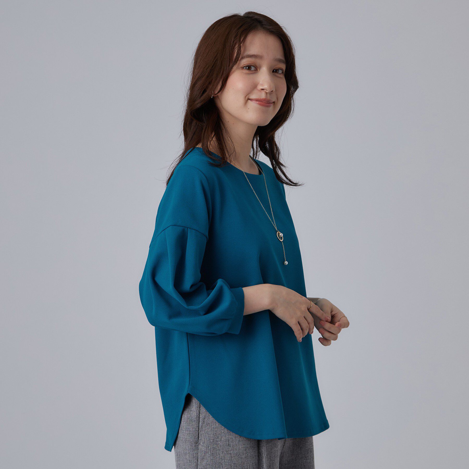 SHOO･LA･RUE「【着丈選べる/2点セット】大人のきれい見え ネックレス付き お袖タック8分袖トップス」|Tシャツ・カットソー|