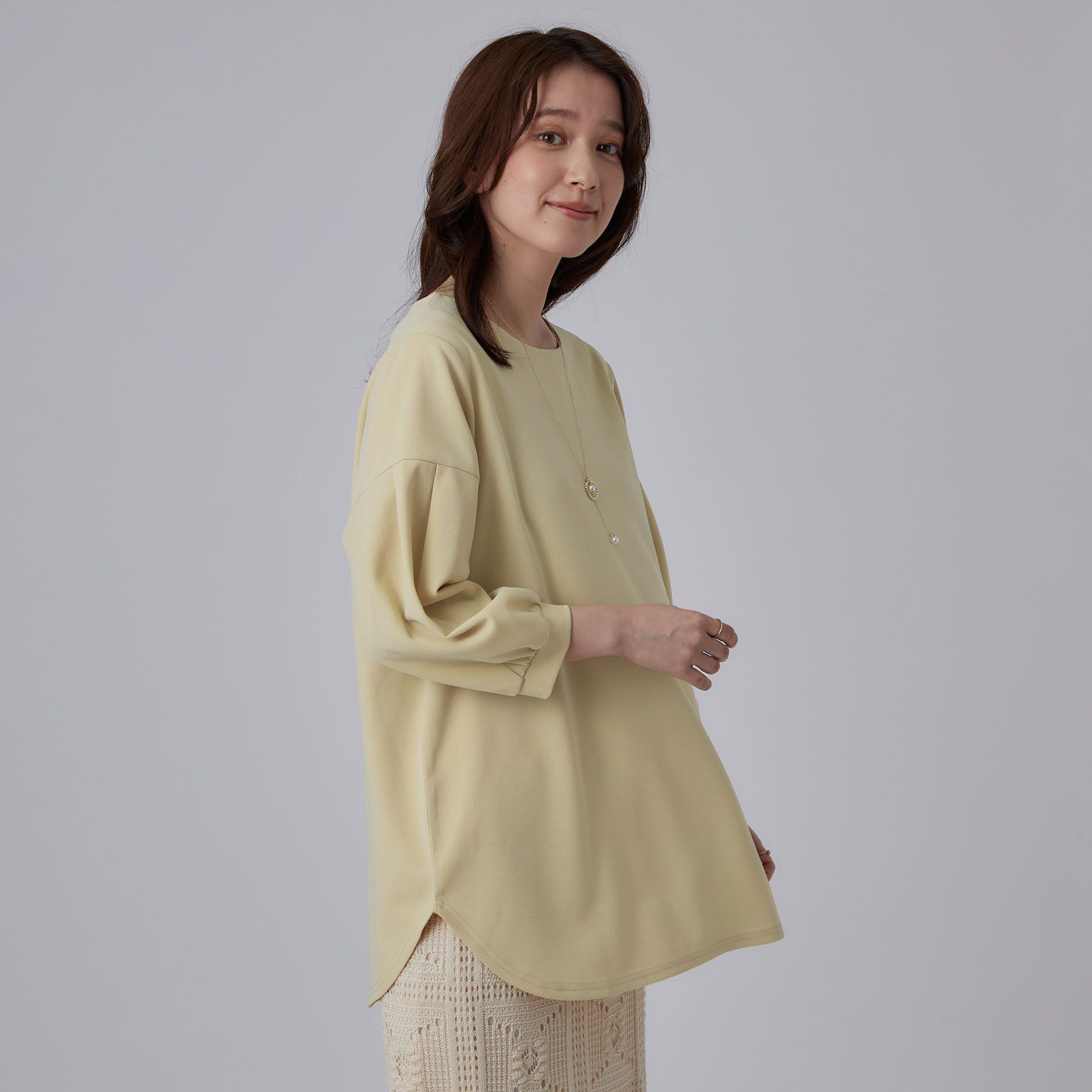 SHOO･LA･RUE「【着丈選べる/2点セット】大人のきれい見え ネックレス付き お袖タック8分袖トップス」|Tシャツ・カットソー|