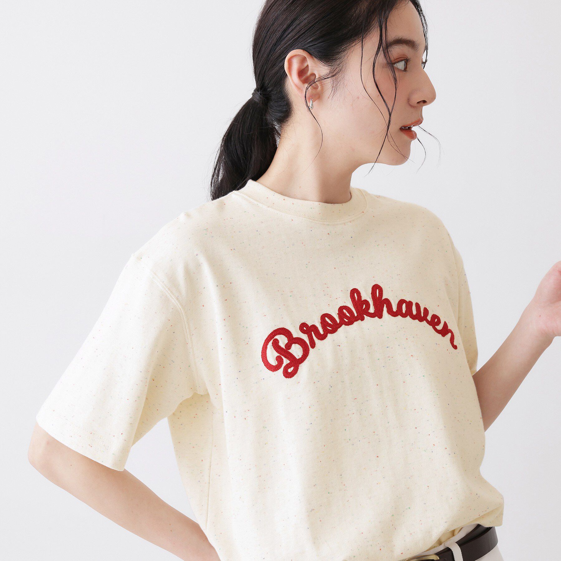 Dessin「【ユニセックス/洗える】ネップロゴ刺繍Tシャツ」|Tシャツ・カットソー|ライトベージュ(05