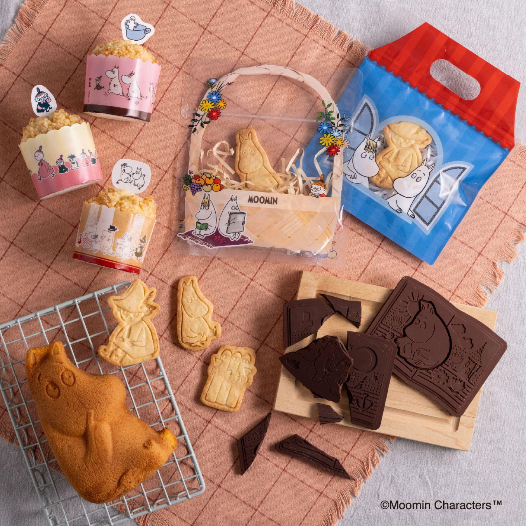 212 KITCHEN STORE「マフィンカップ＆ケーキピックセット（３枚入）ニョロニョロ ＜MOOMIN ムーミン＞」|その他|