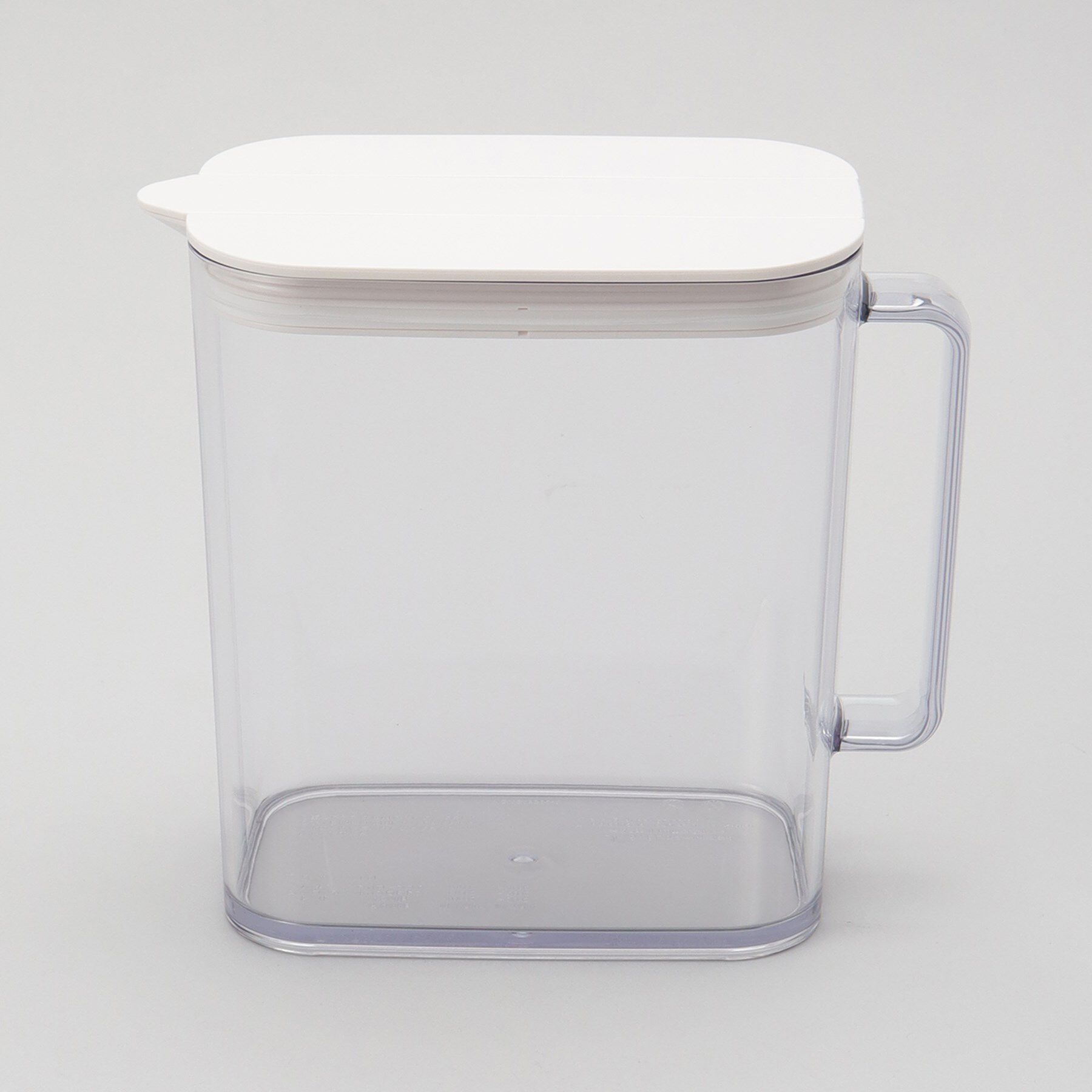 212 KITCHEN STORE「棚に収まる冷水筒 1.5L SP-151ホワイト」|グラス・マグカップ|