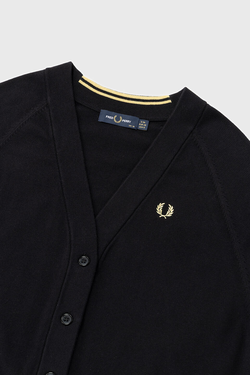 FRED PERRY 「V-Neck Cardigan／Vネックカーディガン」|カーディガン|