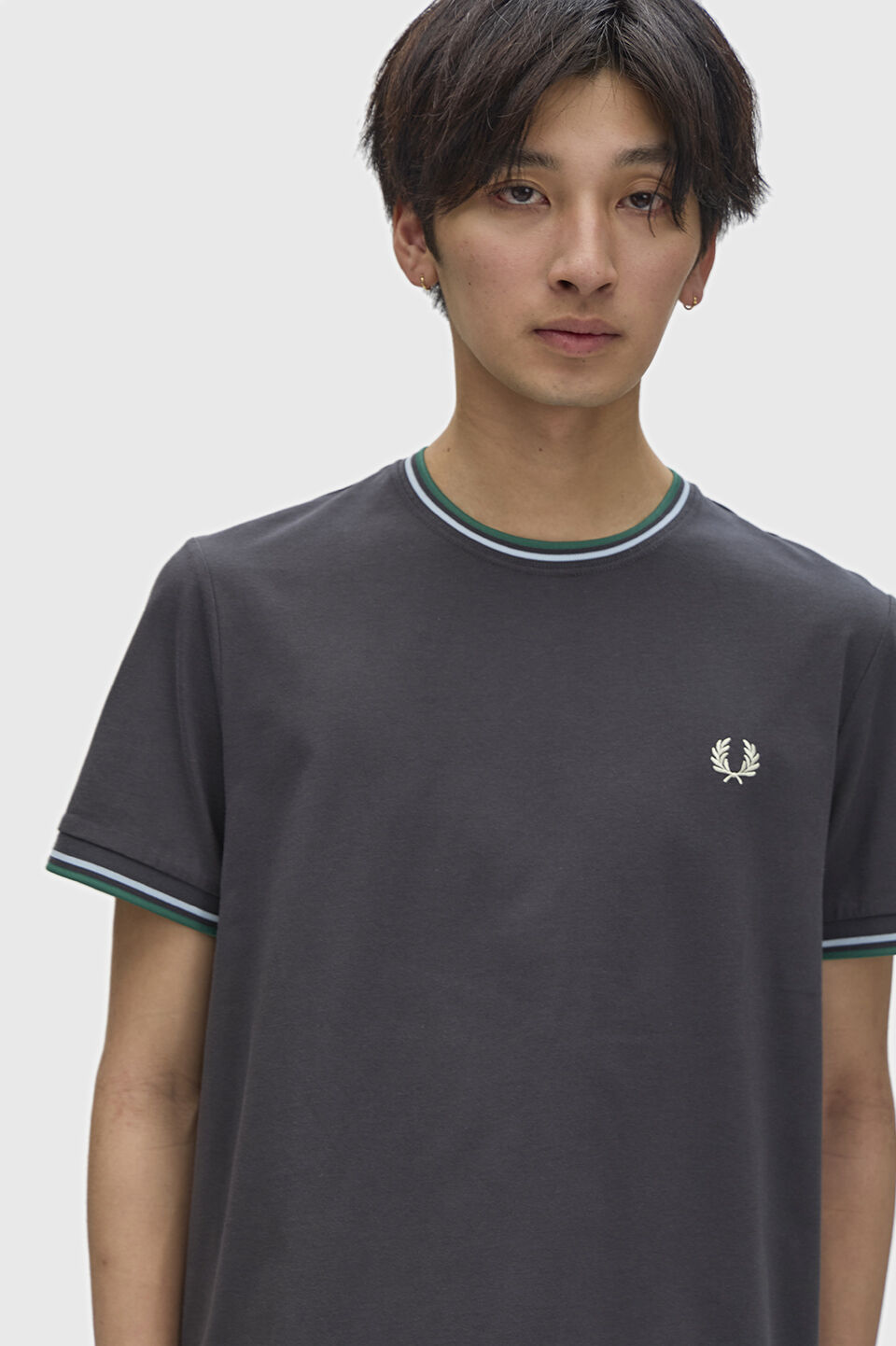 FRED PERRY 「Twin Tipped T-Shirt／ティップラインTシャツ M1588V」|Tシャツ・カットソー|
