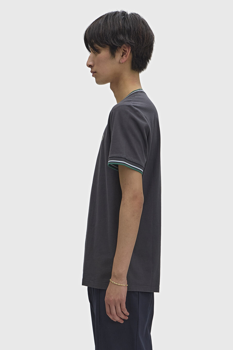FRED PERRY 「Twin Tipped T-Shirt／ティップラインTシャツ M1588V」|Tシャツ・カットソー|