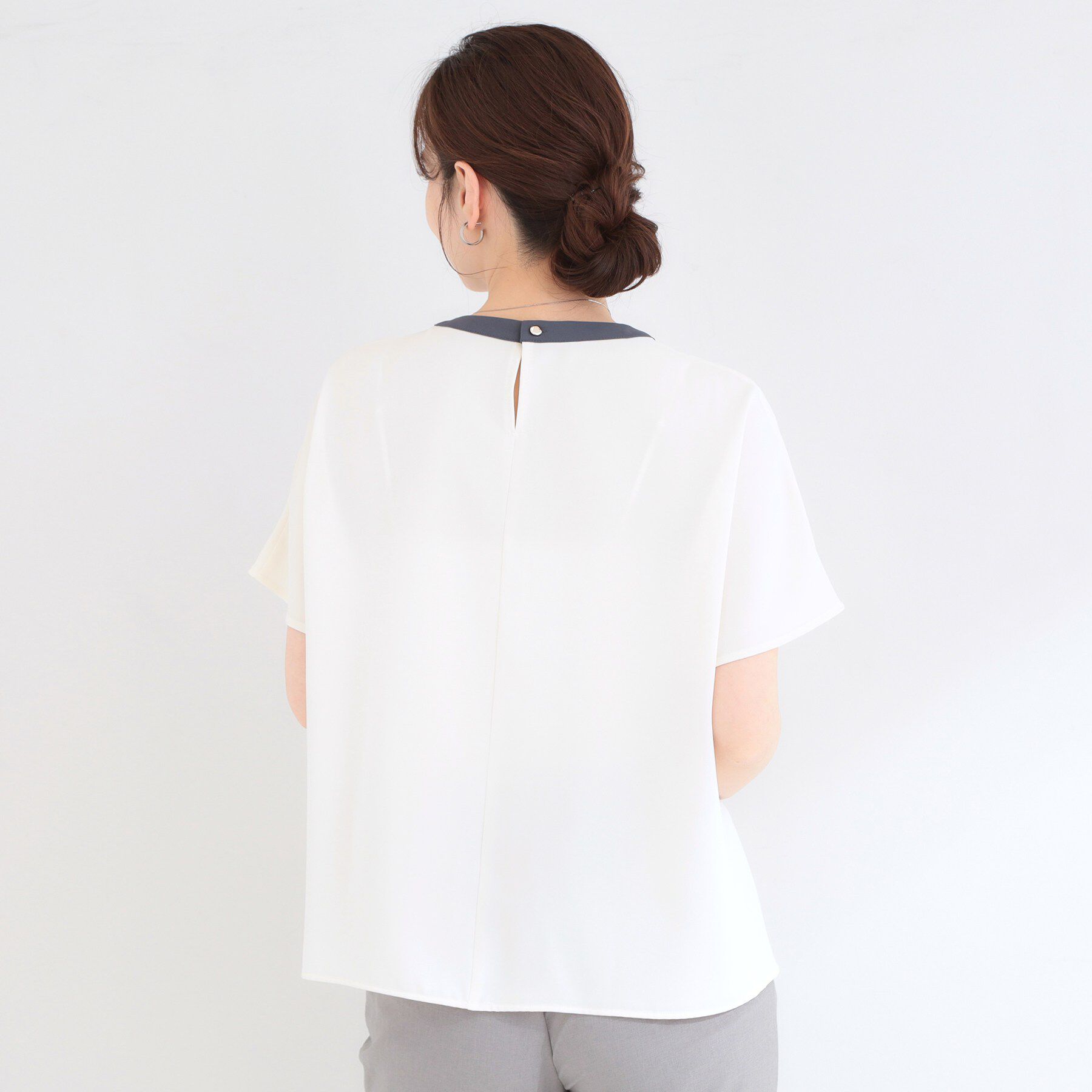SHOO･LA･RUE「【ひんやり/UV/通勤】洗濯後しわになりにくい 上品配色ブラウス」|シャツ・ブラウス|